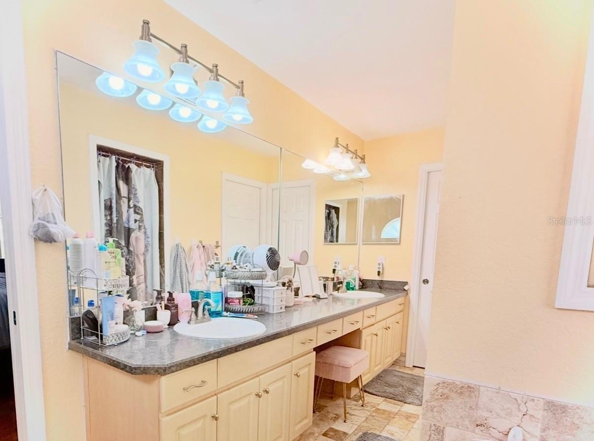 Image 25 of 52 For 1628 Curry Street