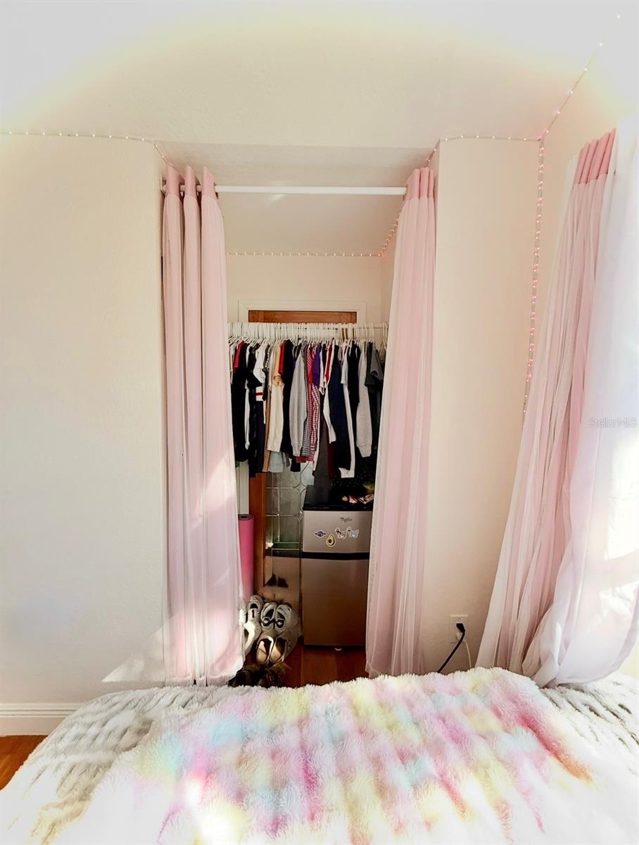 Image 31 of 52 For 1628 Curry Street