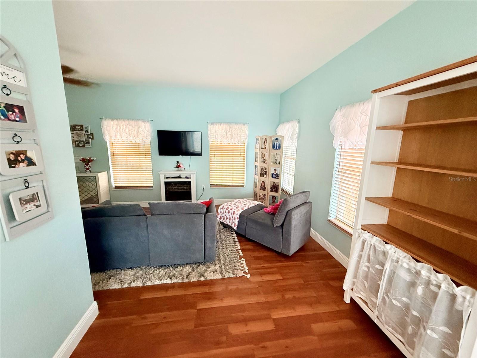 Image 8 of 52 For 1628 Curry Street