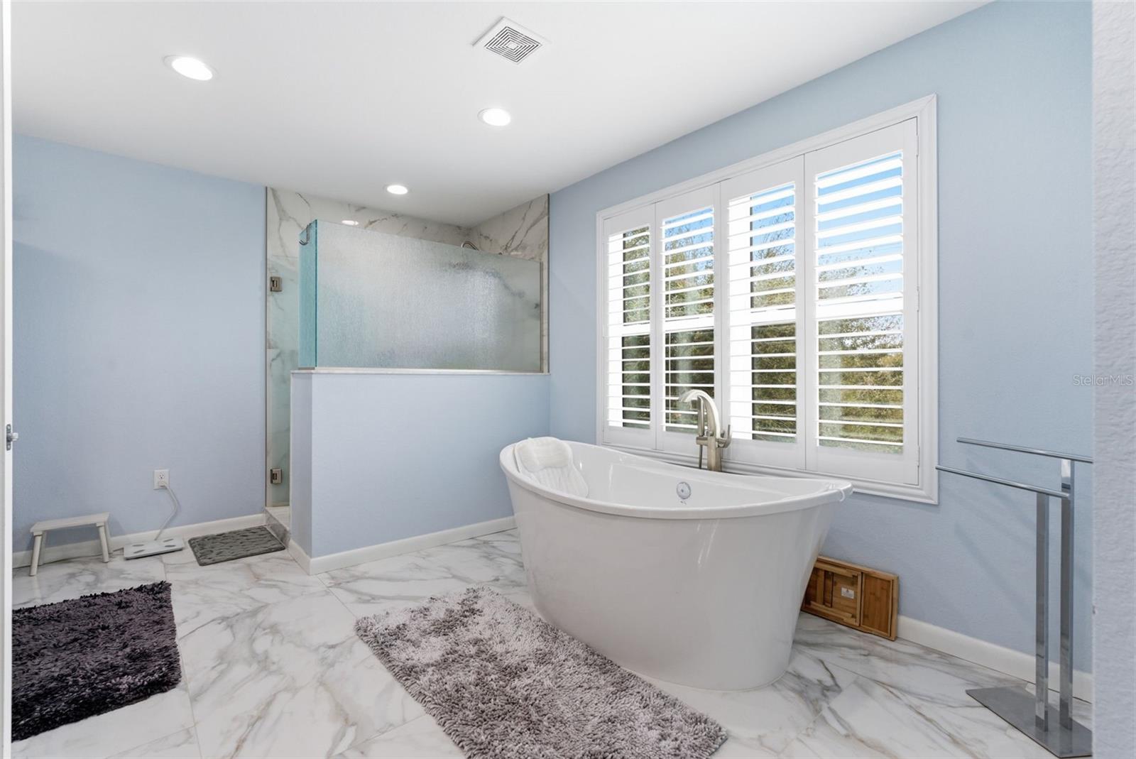 Image 16 of 36 For 3311 Leila Avenue W