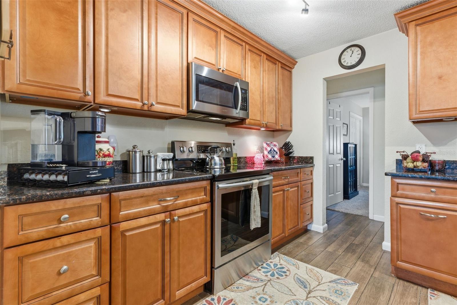 Image 8 of 36 For 3311 Leila Avenue W