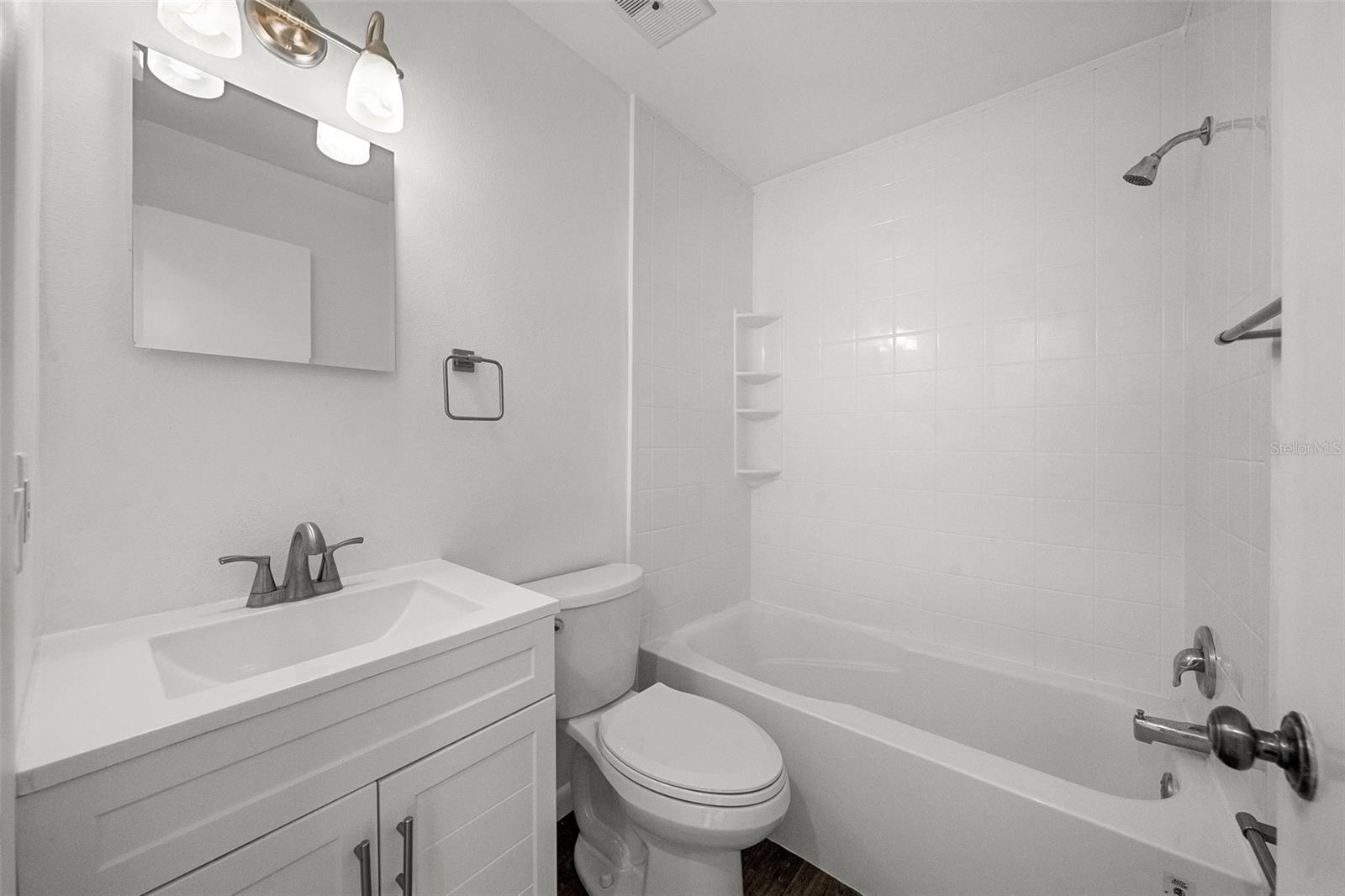 Image 17 of 21 For 4601 Chamber Court