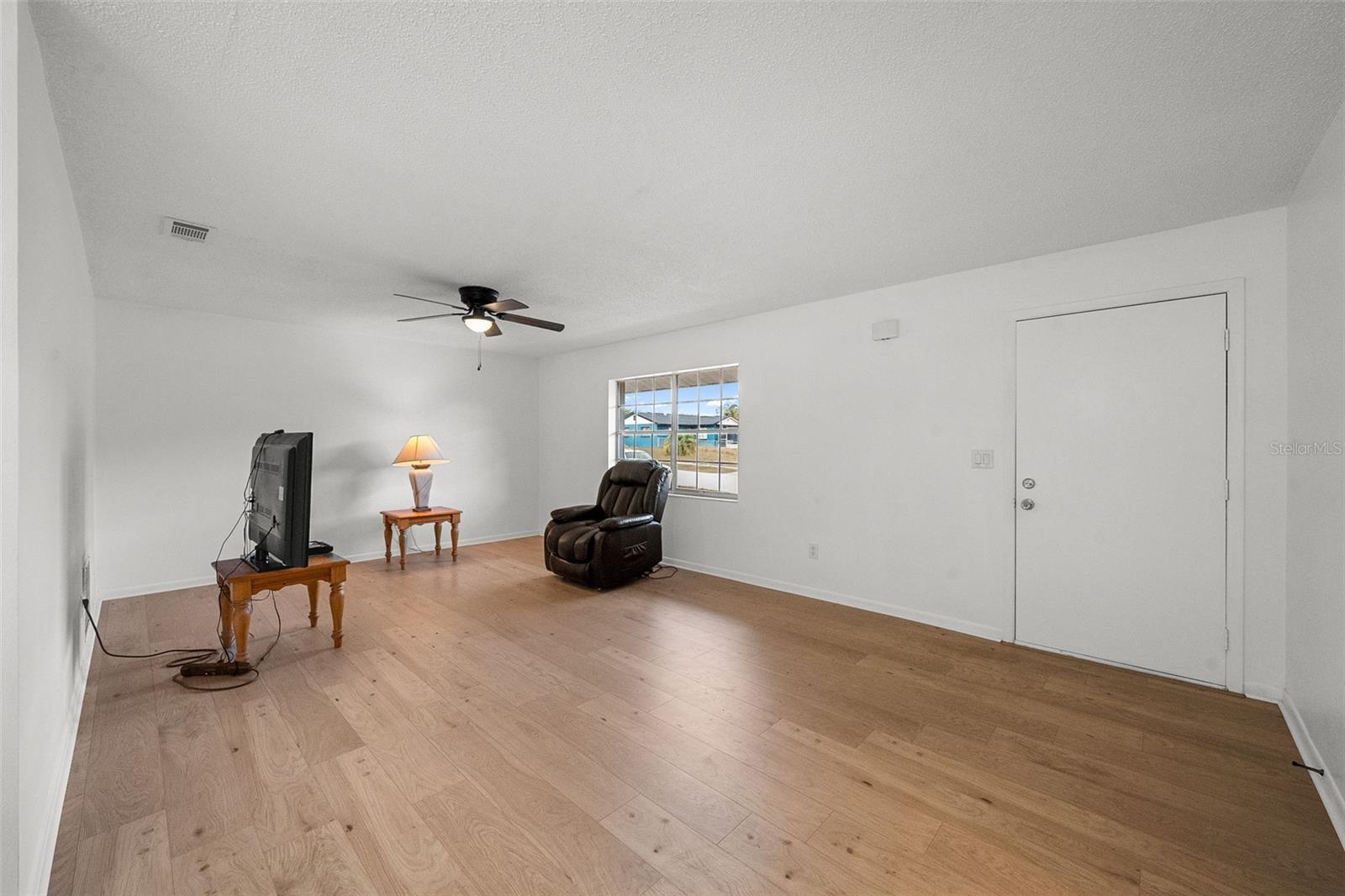 Image 4 of 21 For 4601 Chamber Court