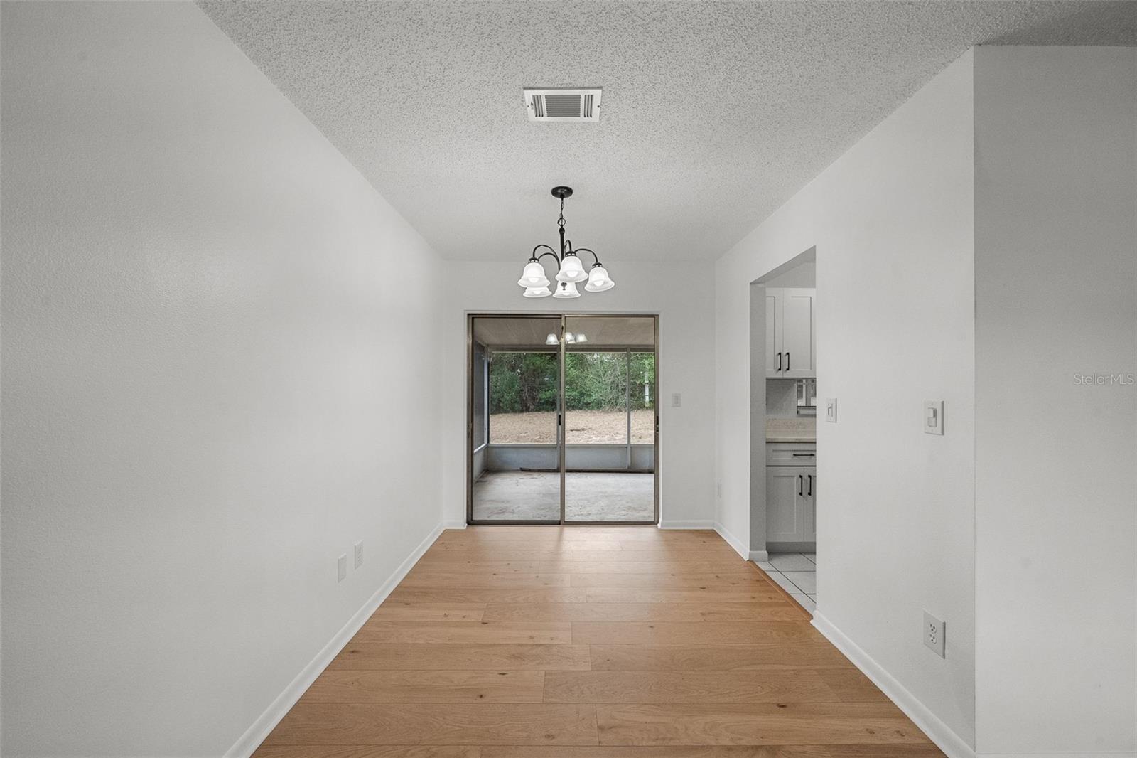 Image 6 of 21 For 4601 Chamber Court