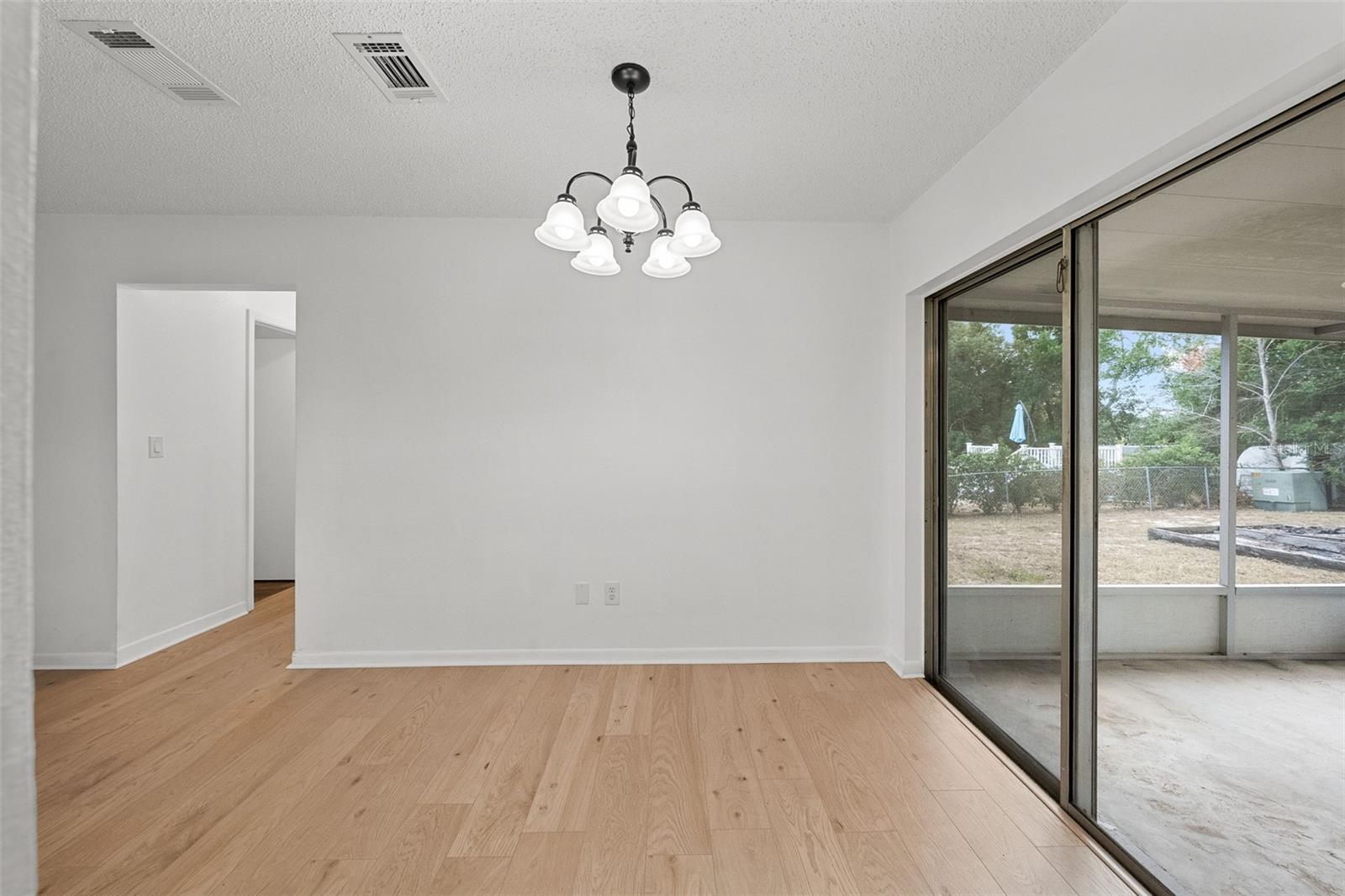 Image 7 of 21 For 4601 Chamber Court