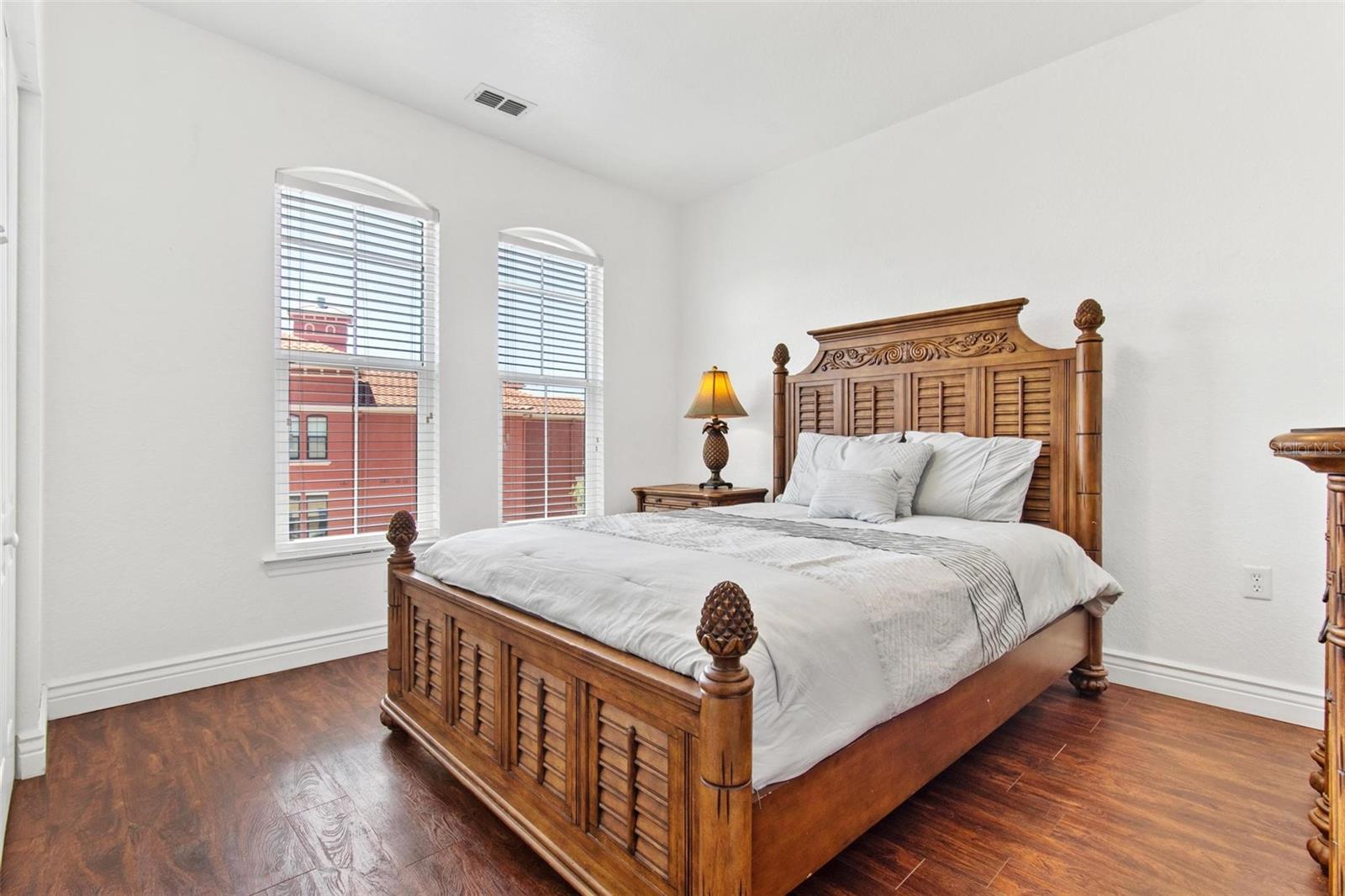 Image 20 of 24 For 2739 Via Capri  1039