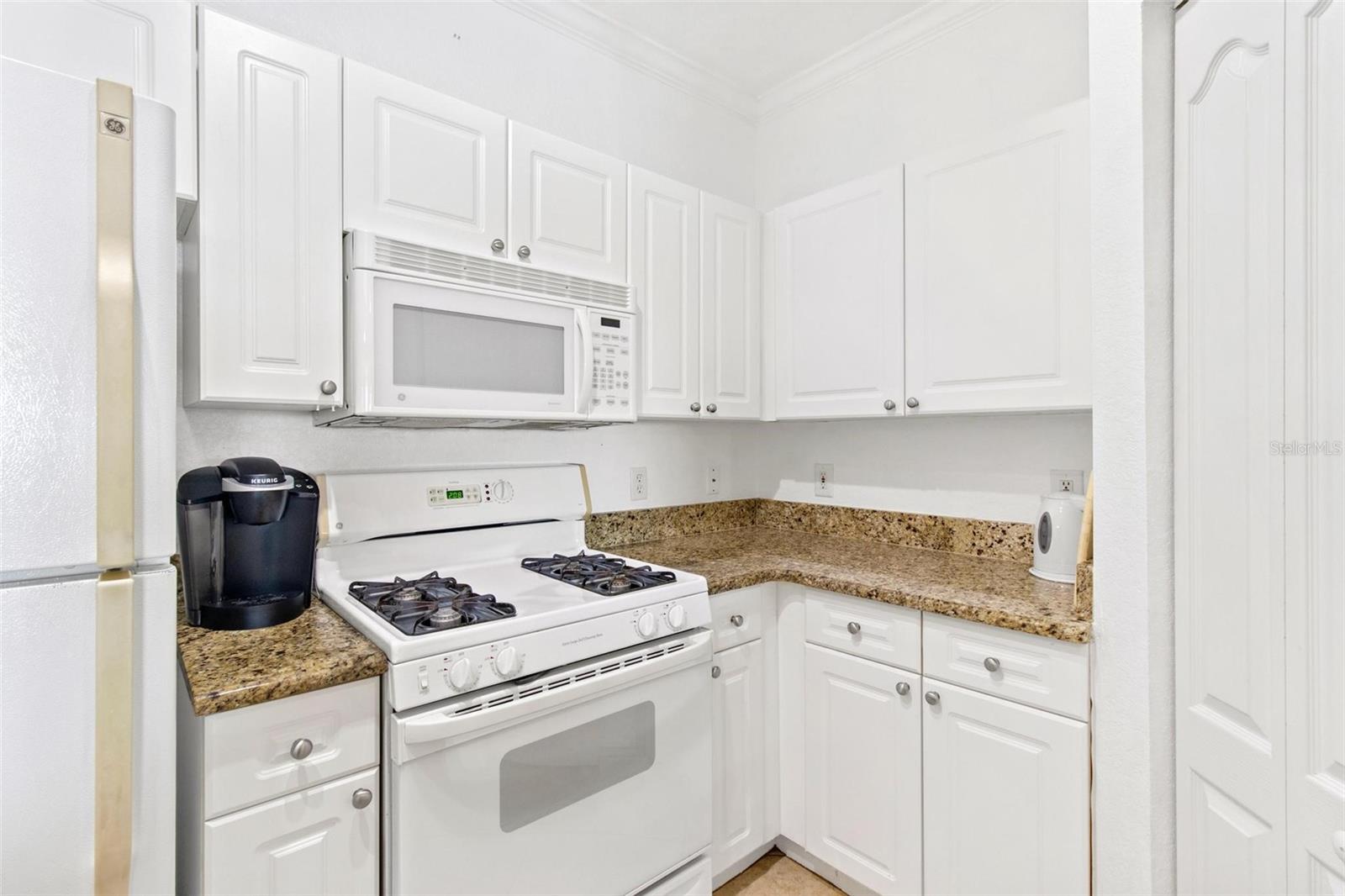 Image 9 of 24 For 2739 Via Capri  1039