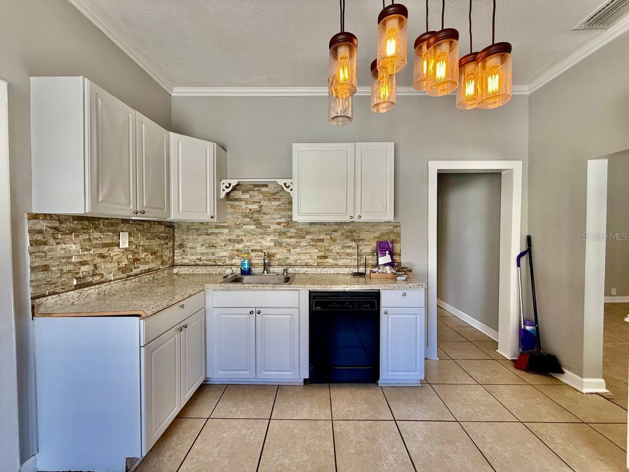 Image 14 of 33 For 1216 24th Avenue