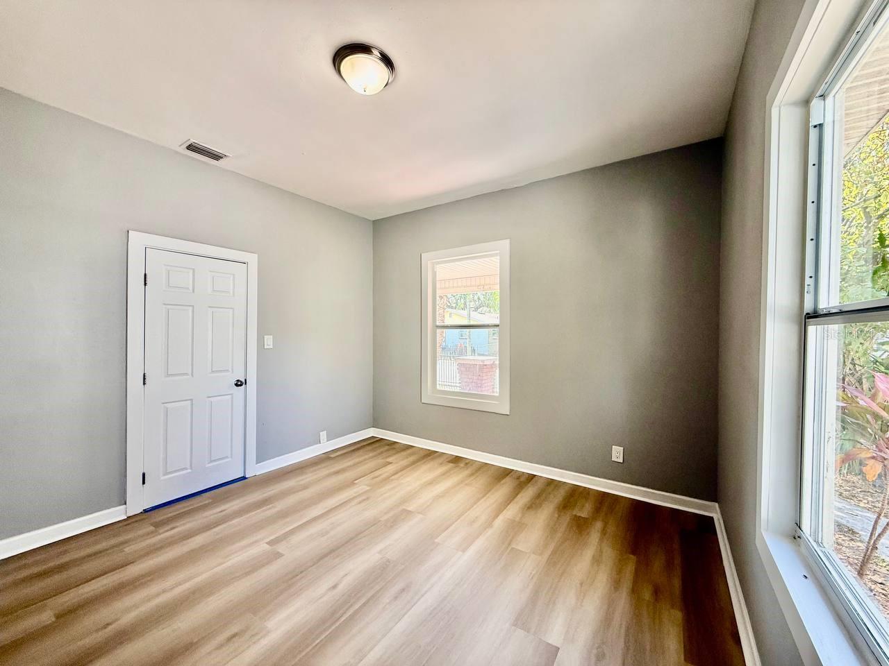 Image 21 of 33 For 1216 24th Avenue