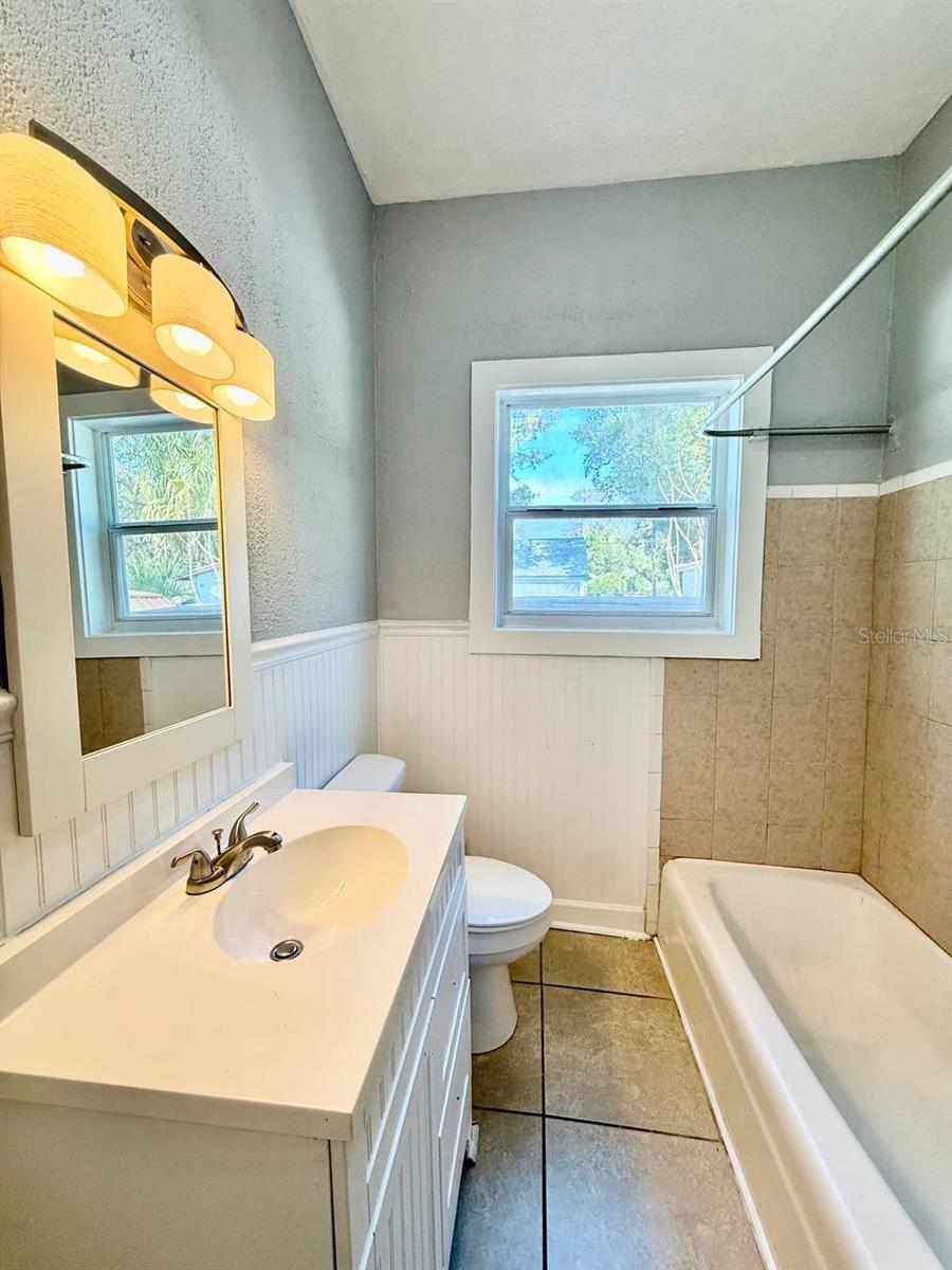 Image 27 of 33 For 1216 24th Avenue