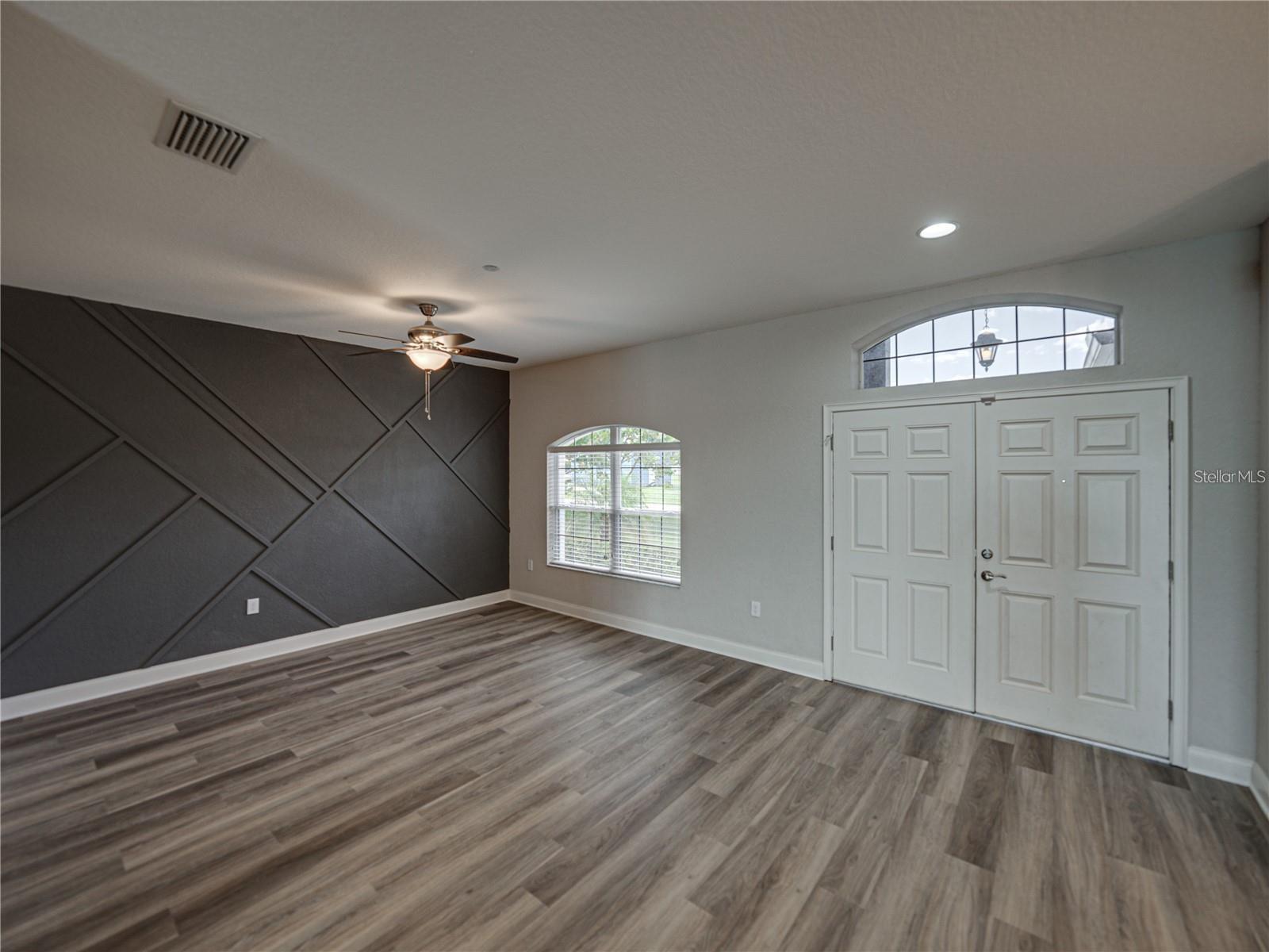 Listing photo id 10 for 1918 Berry Road