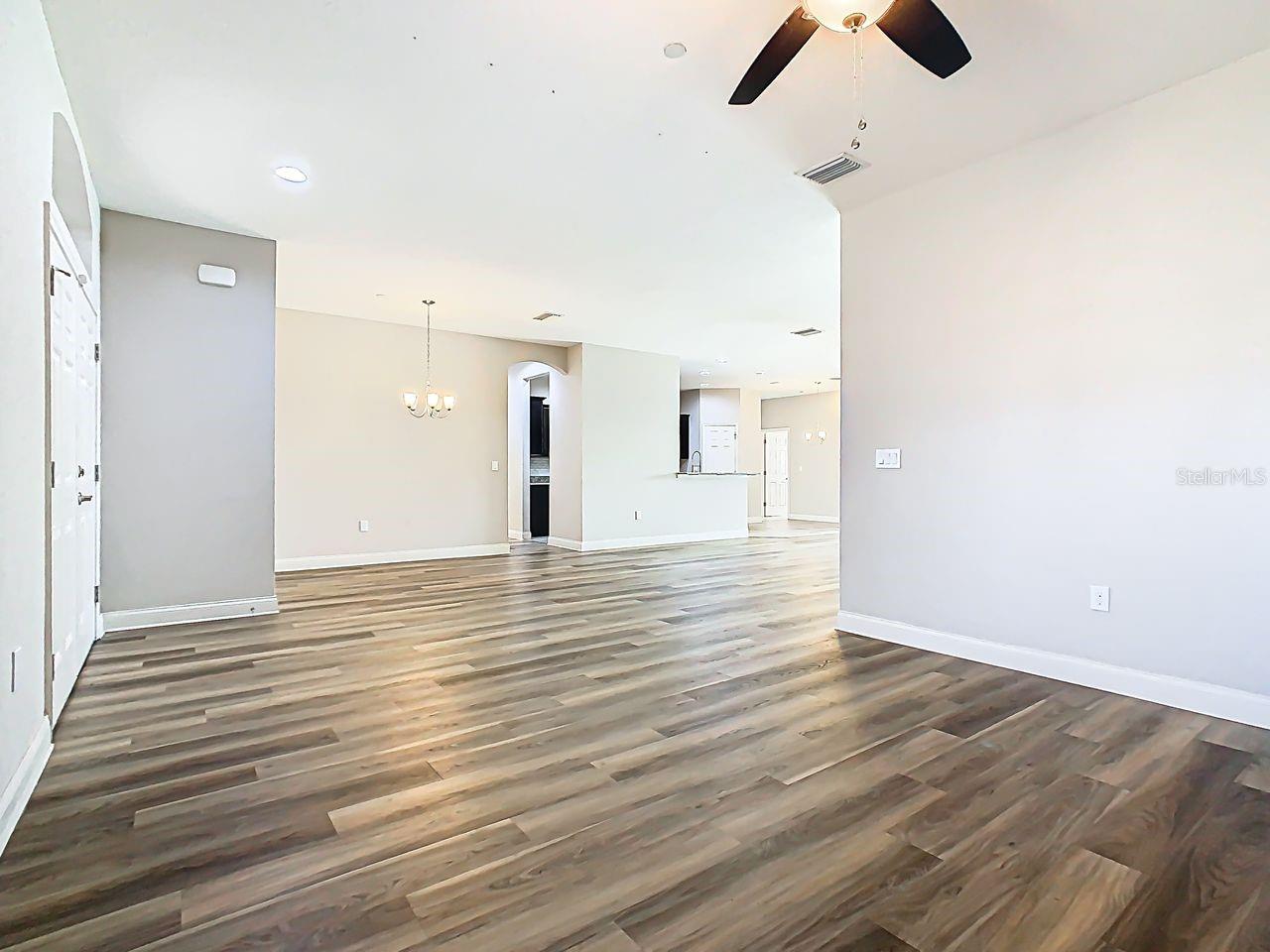 Listing photo id 18 for 1918 Berry Road