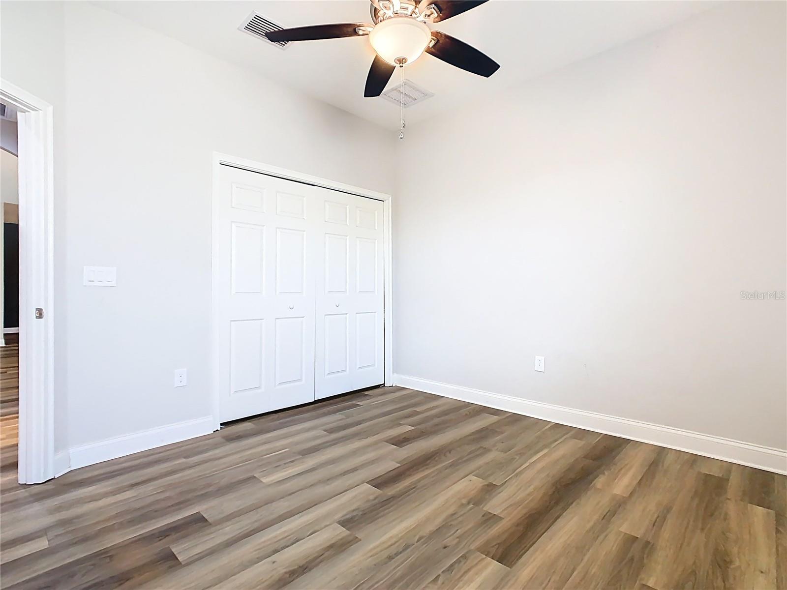 Listing photo id 33 for 1918 Berry Road