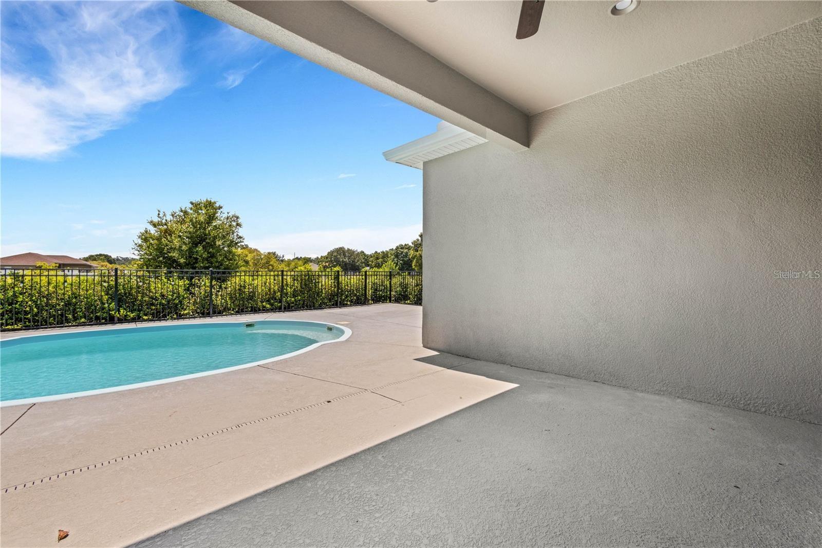 Listing photo id 43 for 1918 Berry Road