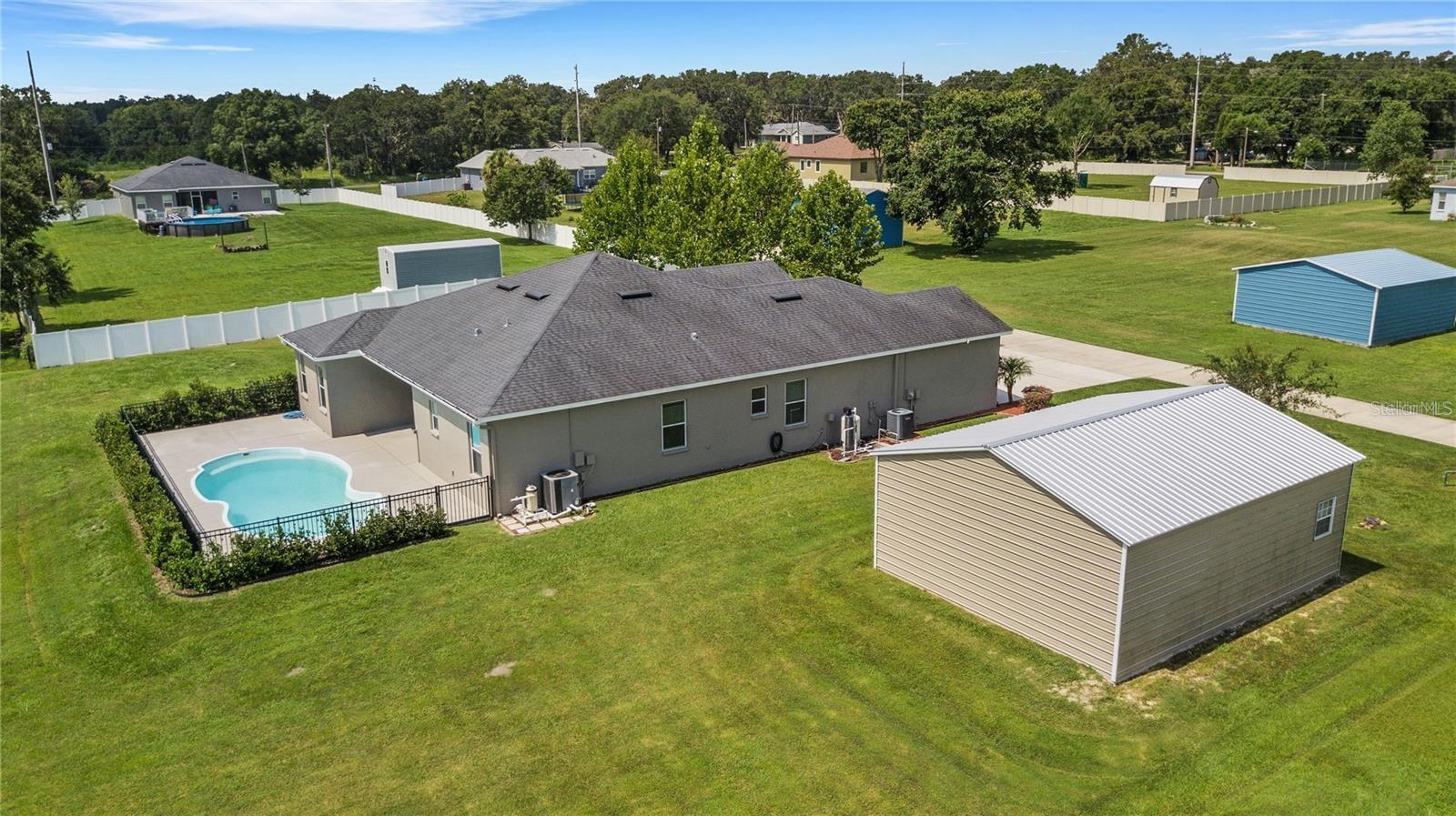 Listing photo id 49 for 1918 Berry Road