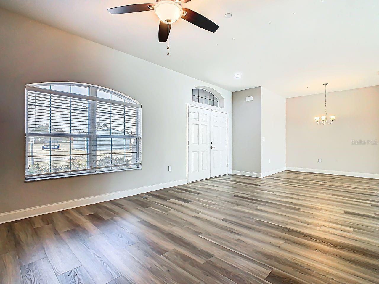 Listing photo id 4 for 1918 Berry Road