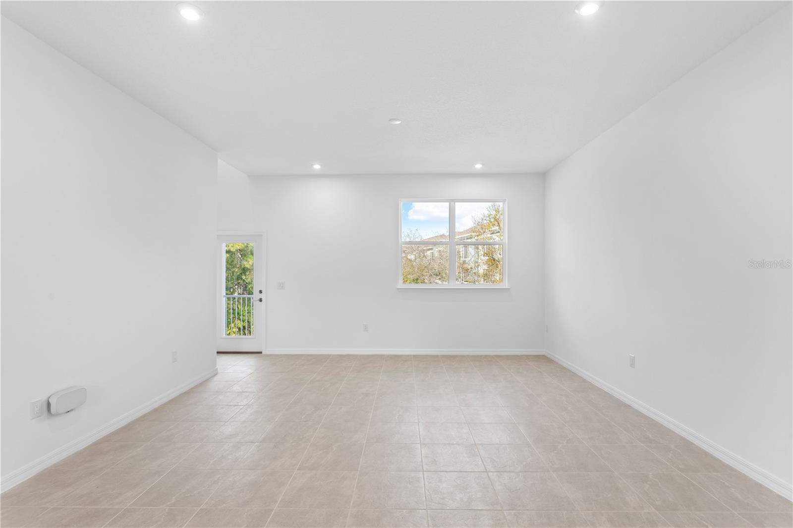 Listing photo id 10 for 9812 Tate Lane