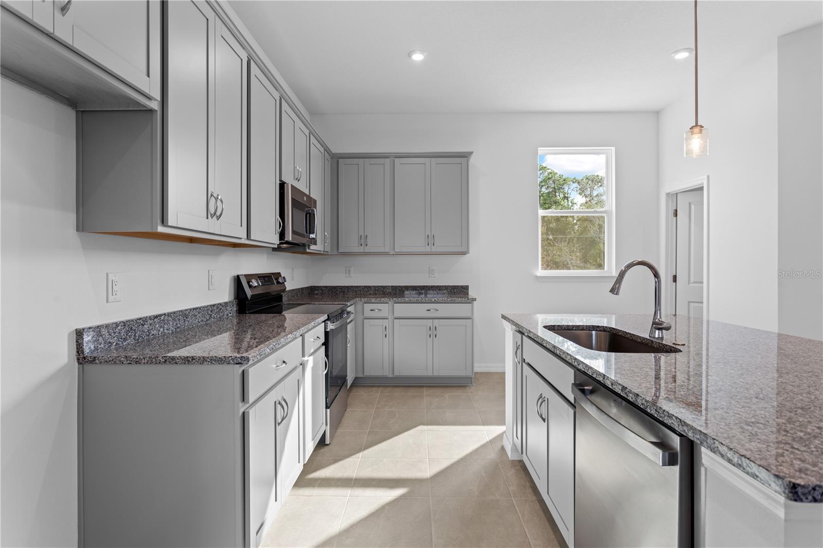 Listing photo id 26 for 9812 Tate Lane