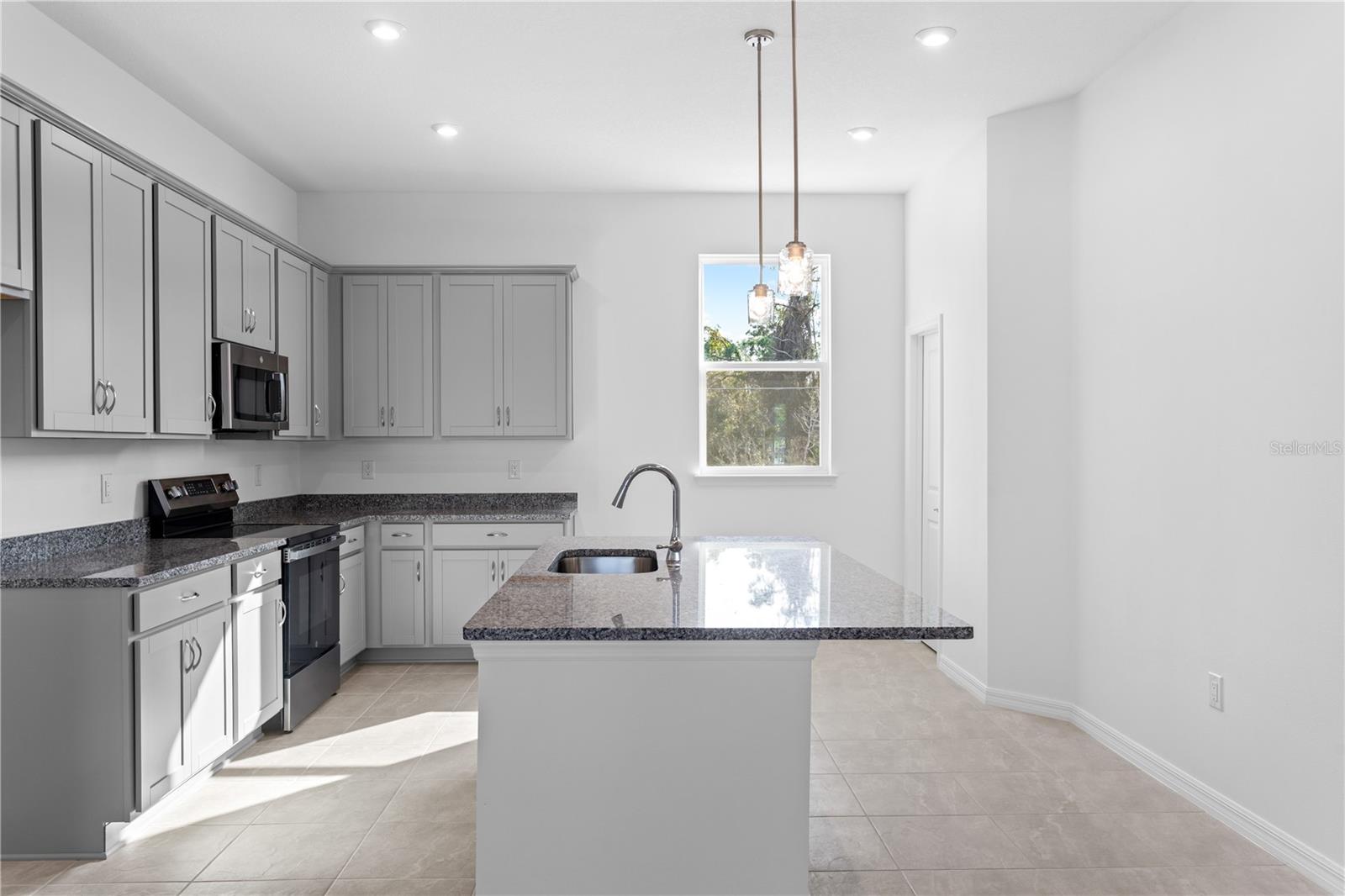 Listing photo id 27 for 9812 Tate Lane