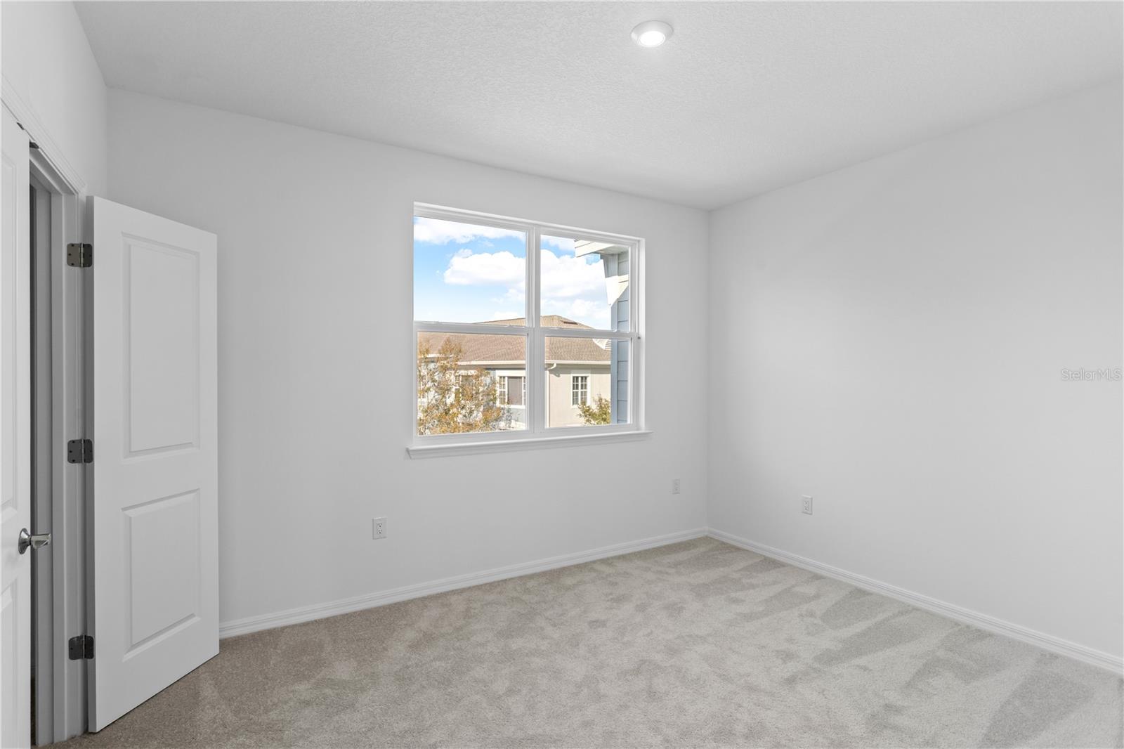 Listing photo id 35 for 9812 Tate Lane