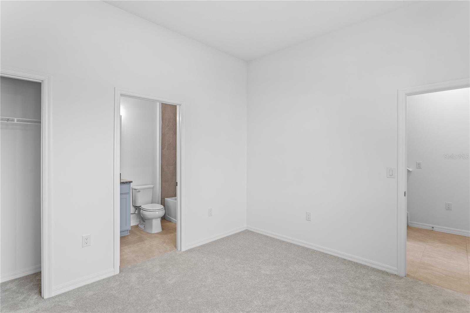 Listing photo id 40 for 9812 Tate Lane