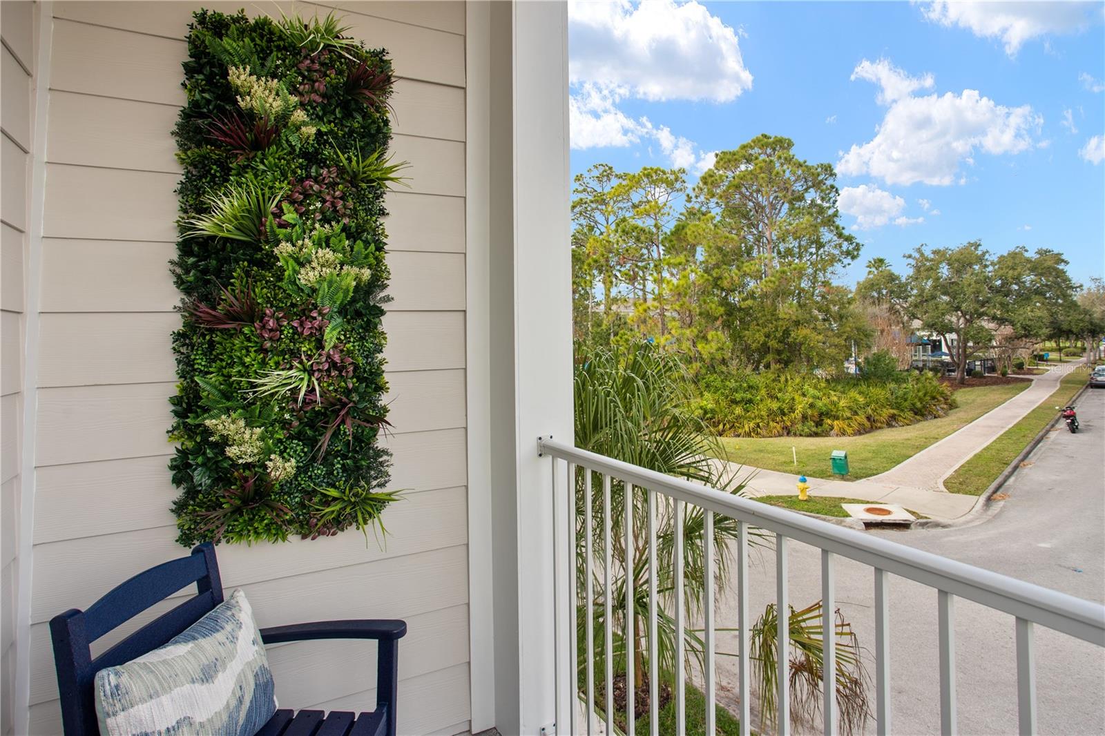 Listing photo id 3 for 9812 Tate Lane