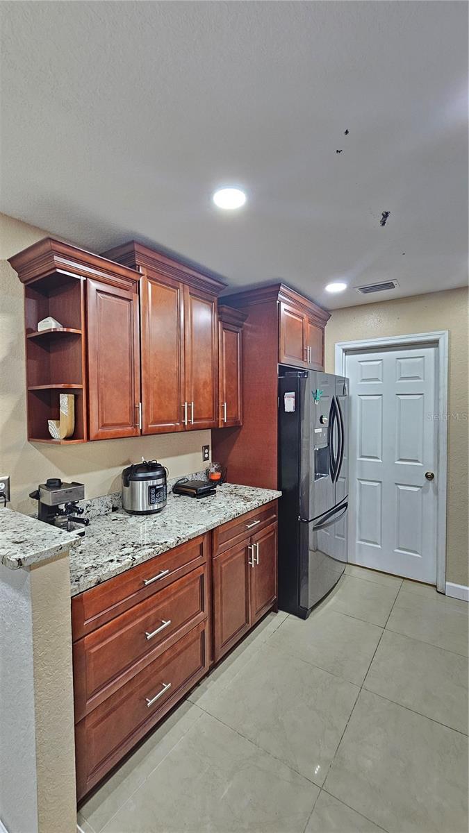 Image 14 of 36 For 2301 Colby Lane