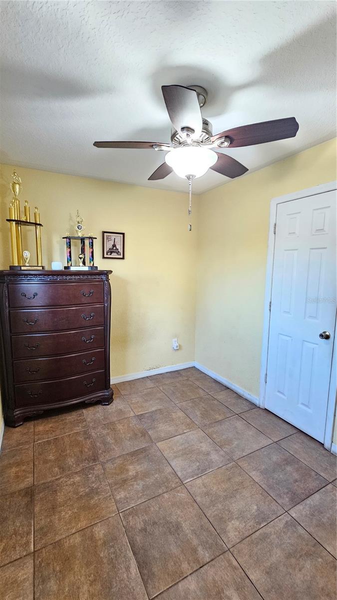 Image 24 of 36 For 2301 Colby Lane