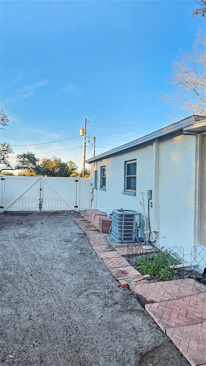 Image 31 of 36 For 2301 Colby Lane