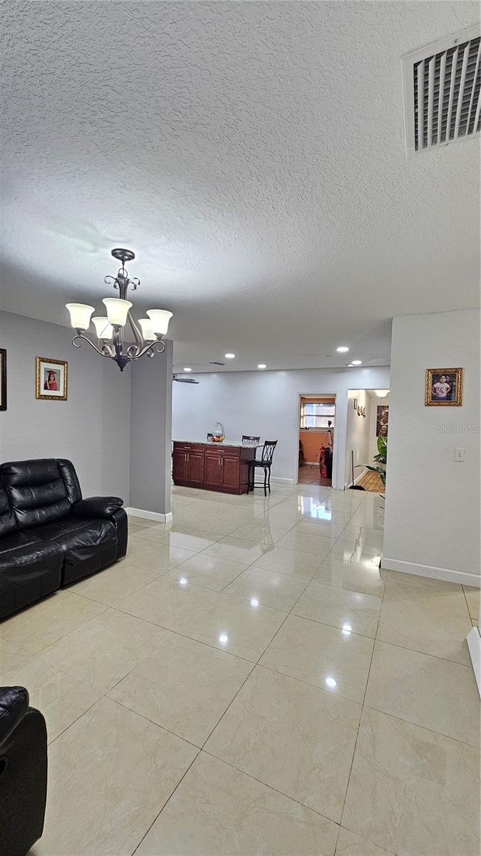 Image 6 of 36 For 2301 Colby Lane