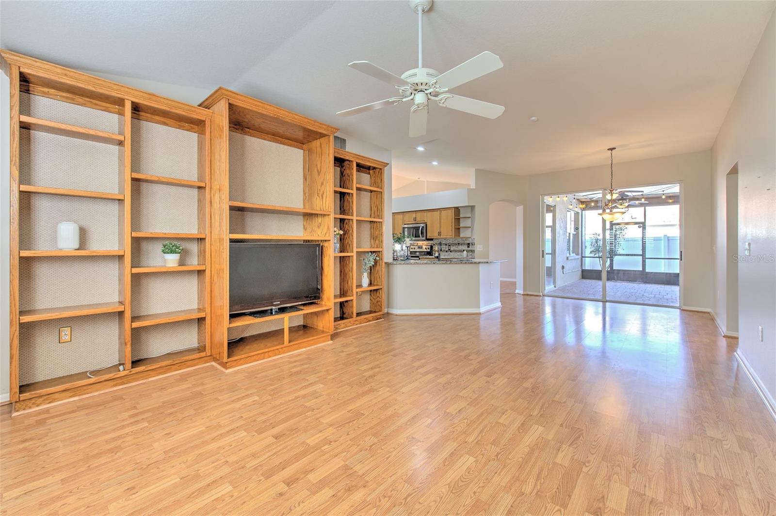 Image 14 of 34 For 4719 Portobello Circle