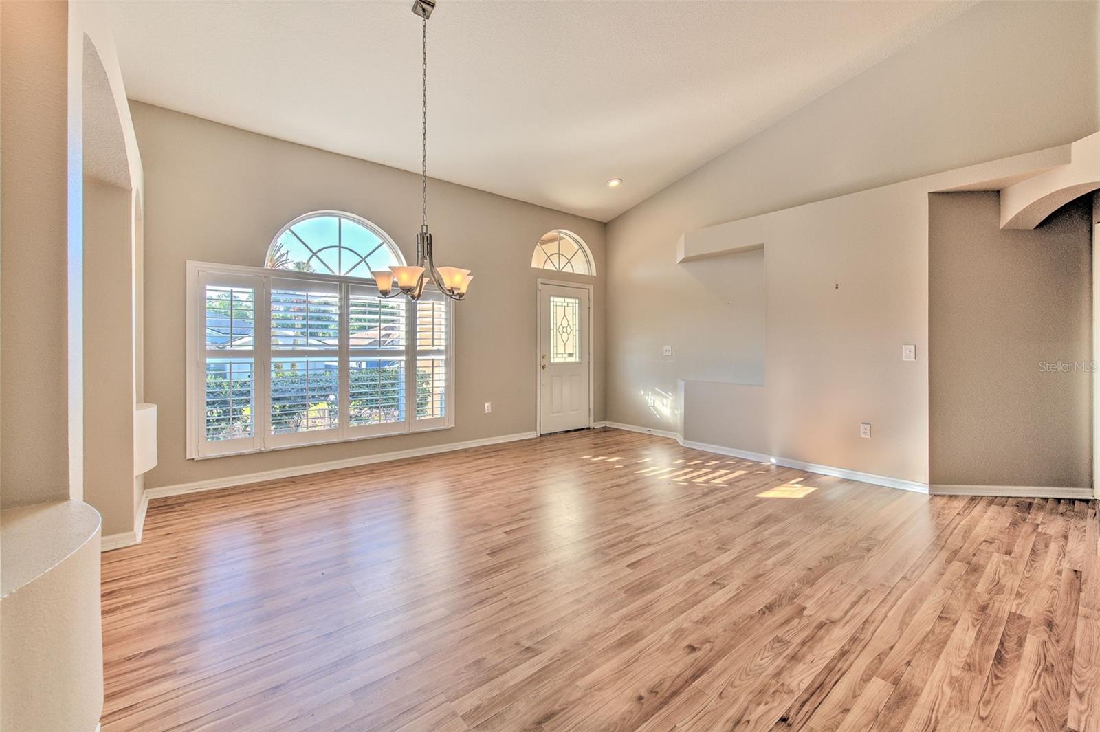 Image 4 of 34 For 4719 Portobello Circle