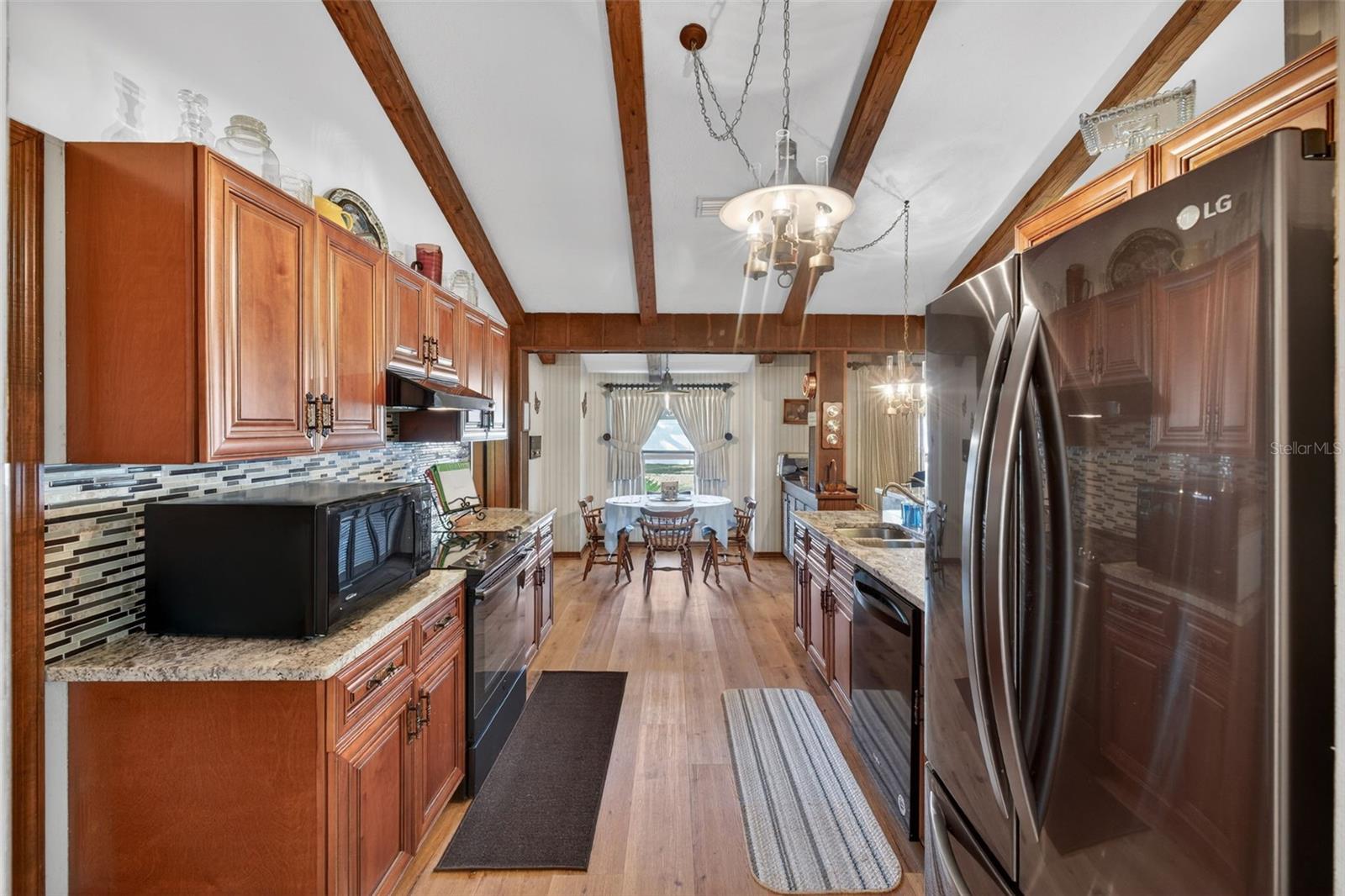 Image 39 of 79 For 1406 Big Oak Court