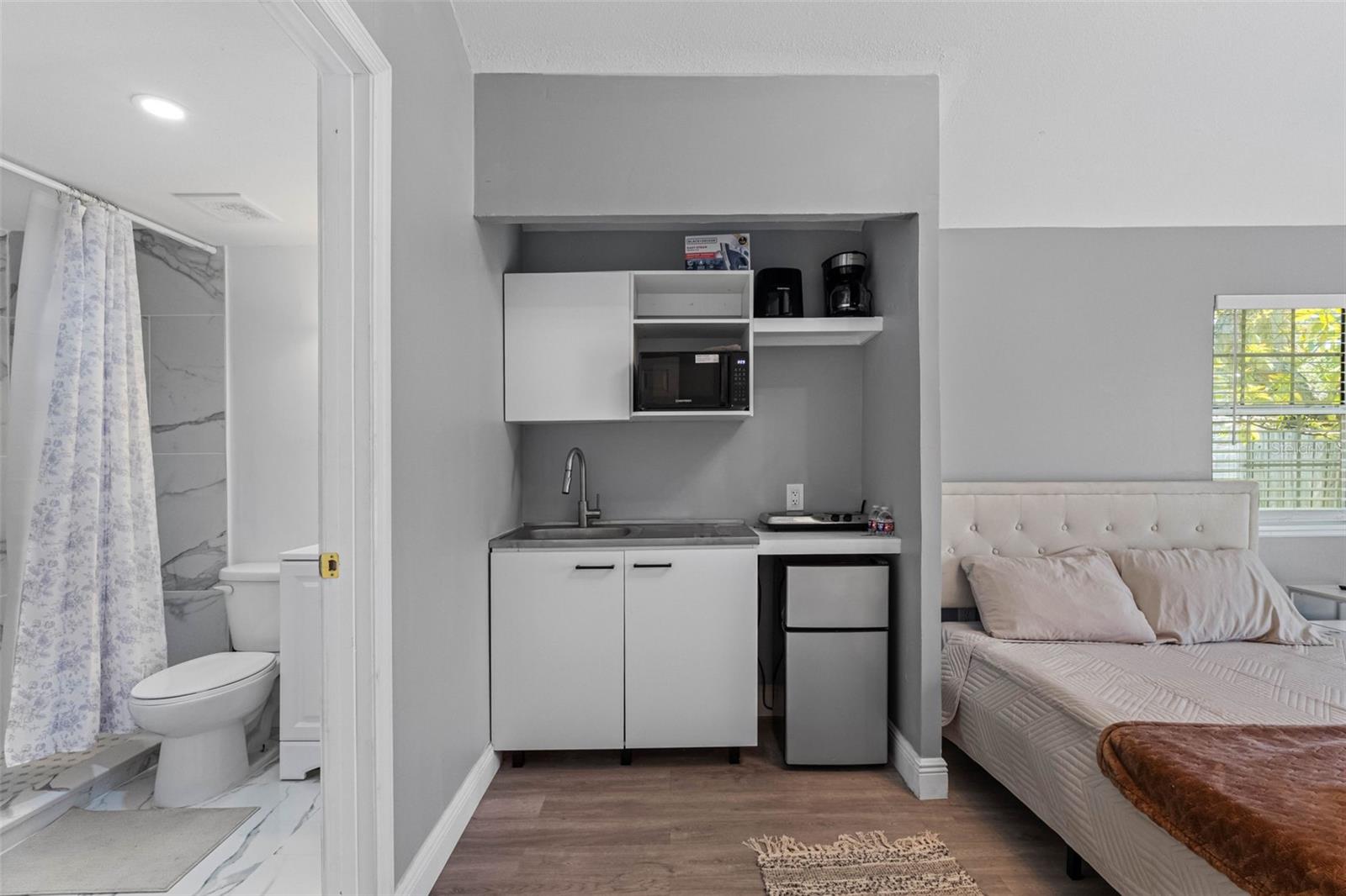 Image 11 of 52 For 4317 Regnas Avenue