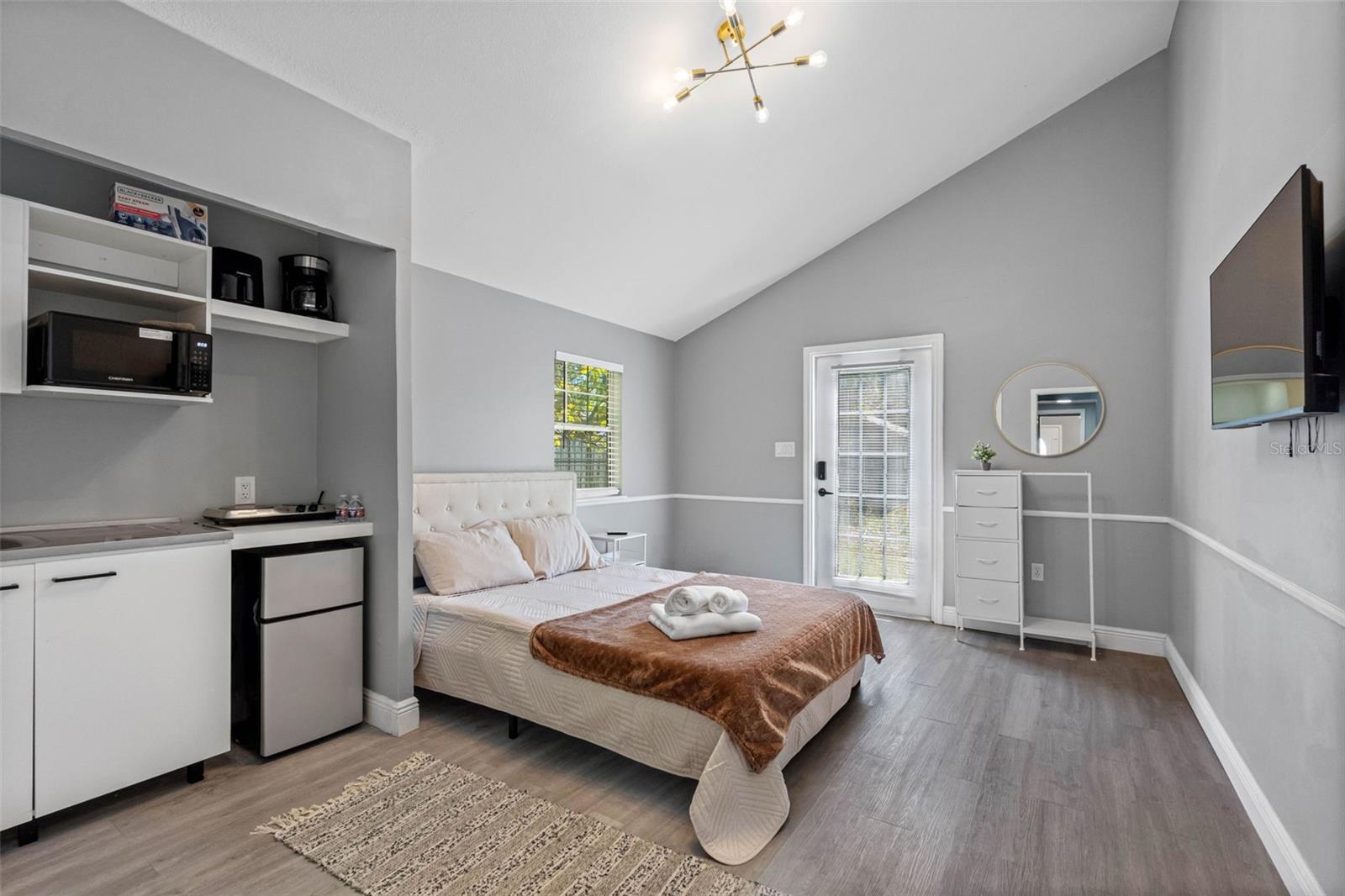 Image 14 of 52 For 4317 Regnas Avenue