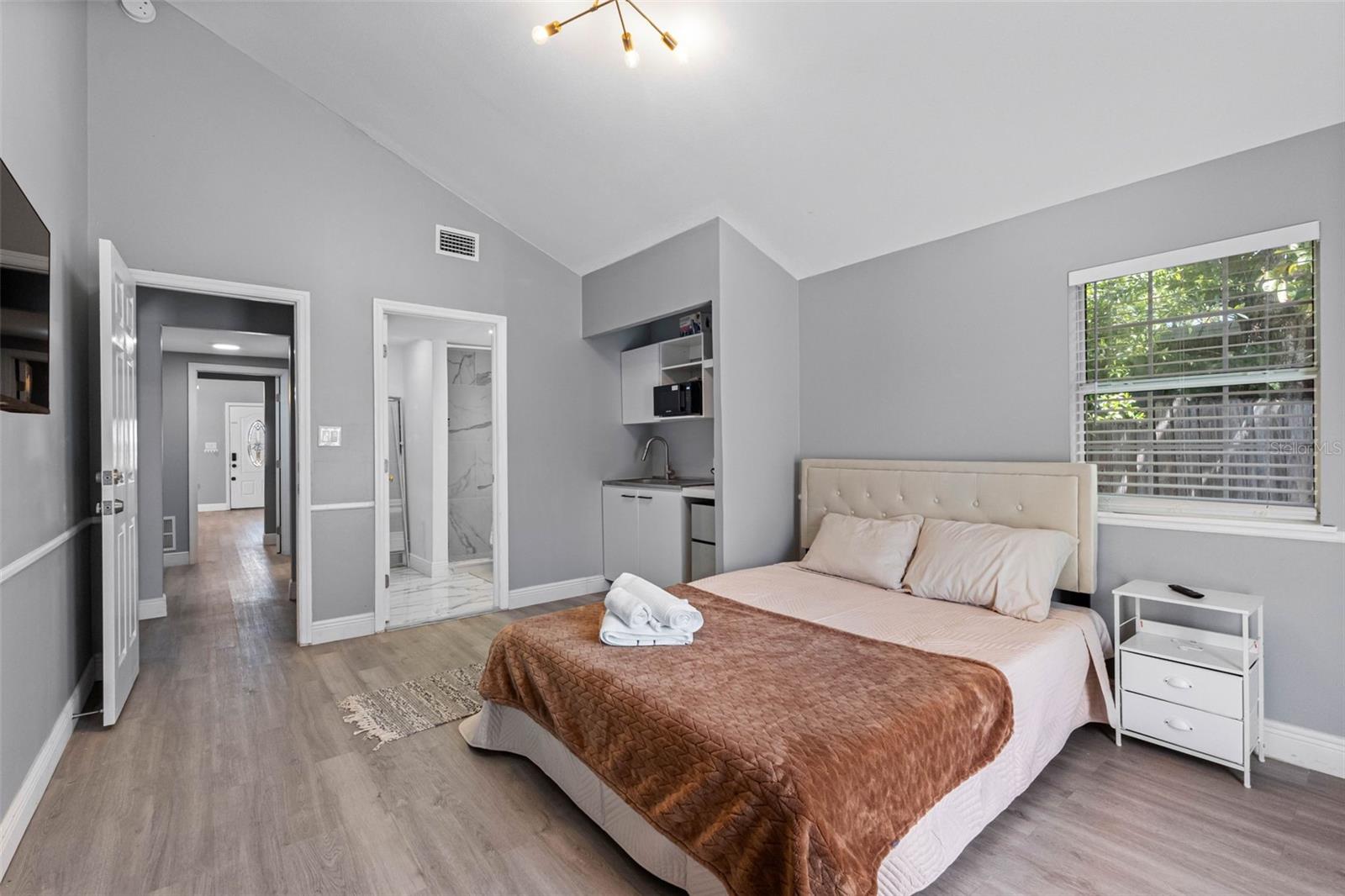 Image 15 of 52 For 4317 Regnas Avenue