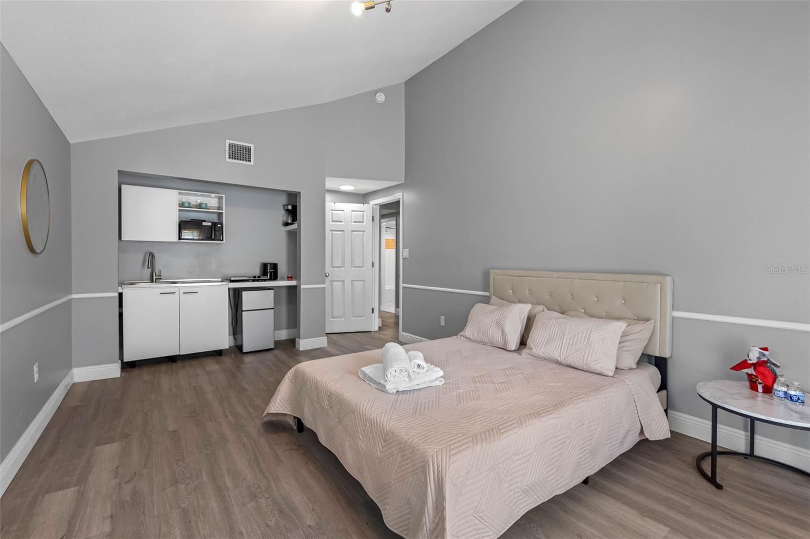 Image 16 of 52 For 4317 Regnas Avenue