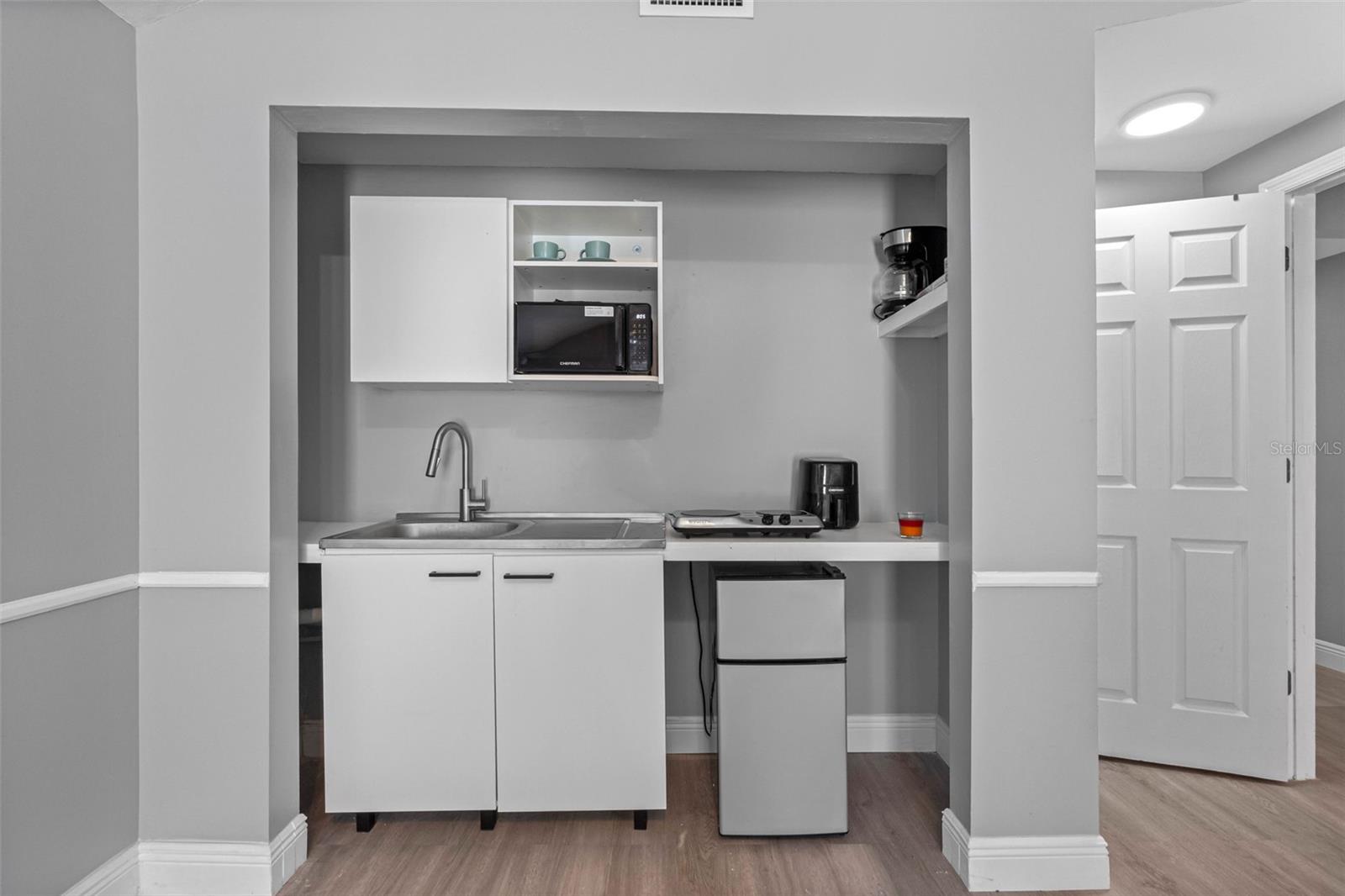 Image 17 of 52 For 4317 Regnas Avenue