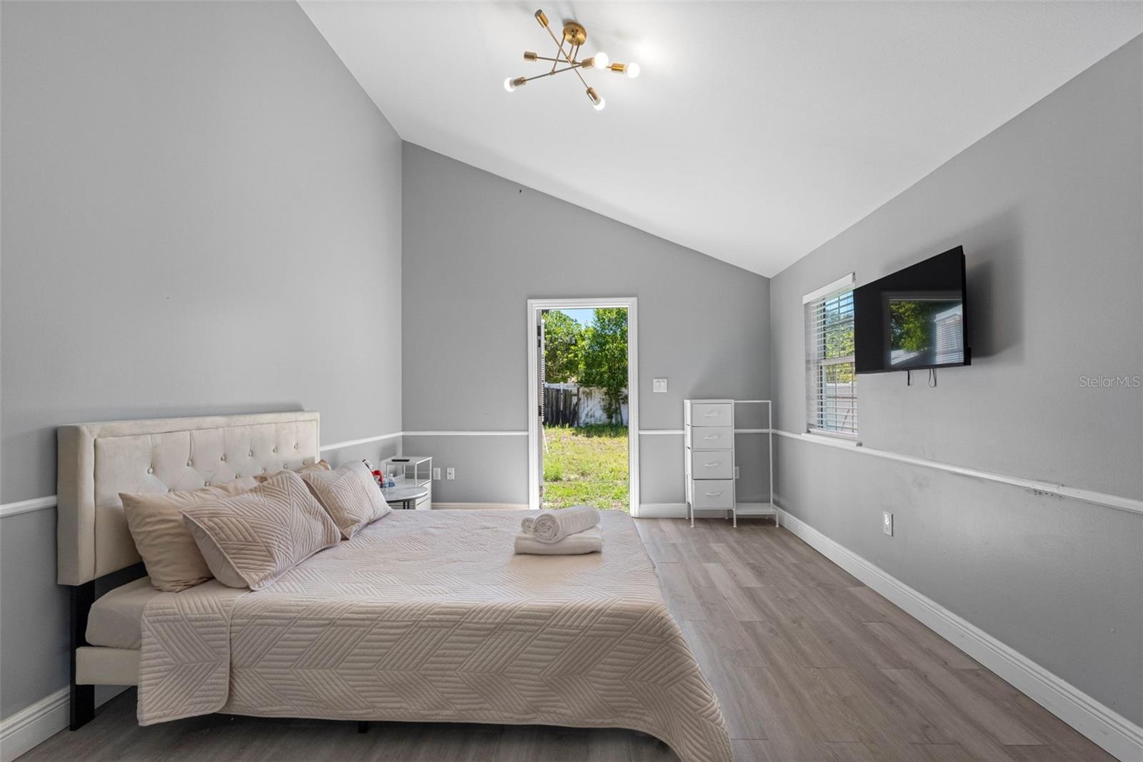 Image 18 of 52 For 4317 Regnas Avenue