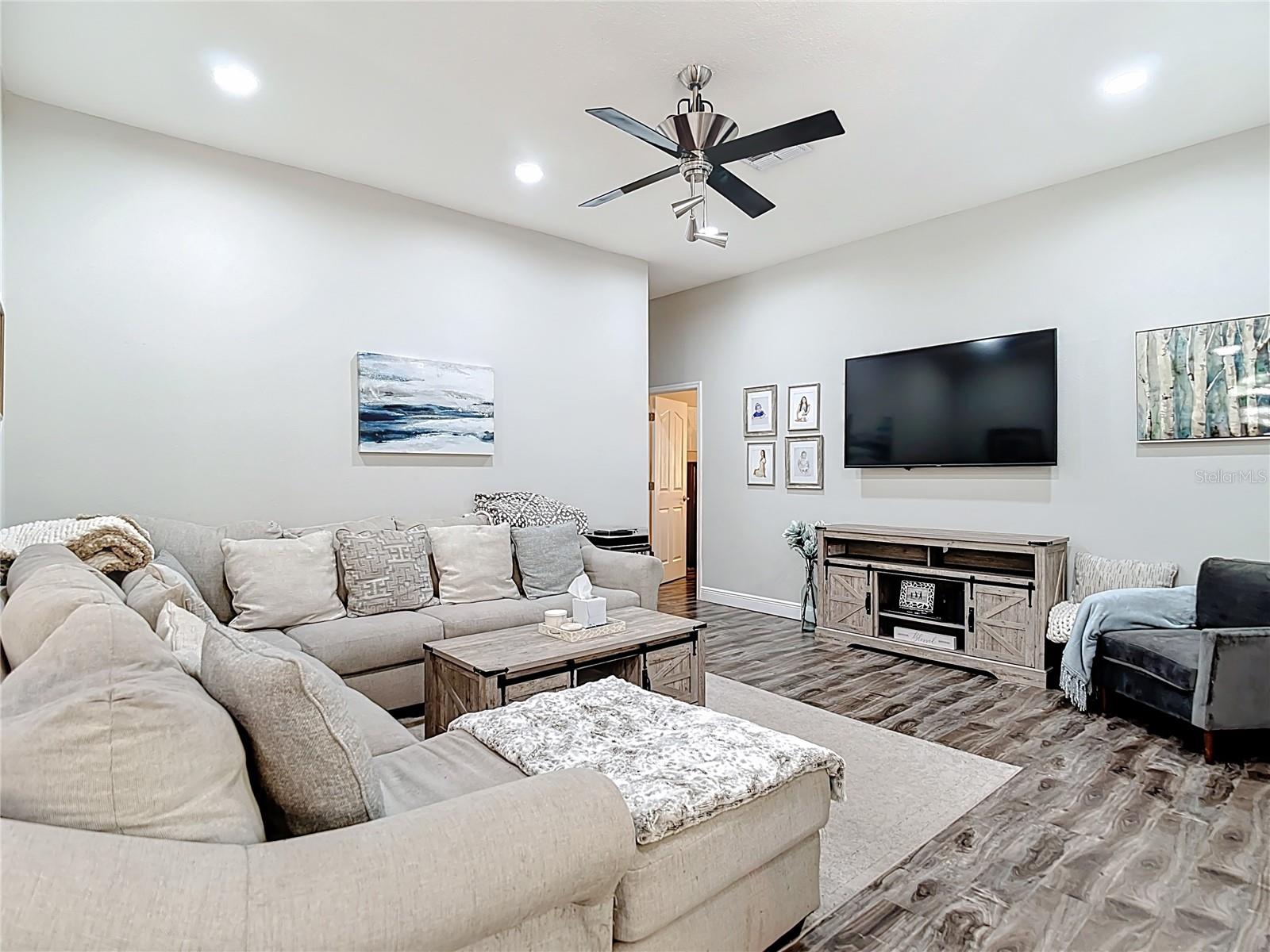 Image 28 of 63 For 5637 Paddock Trail Drive