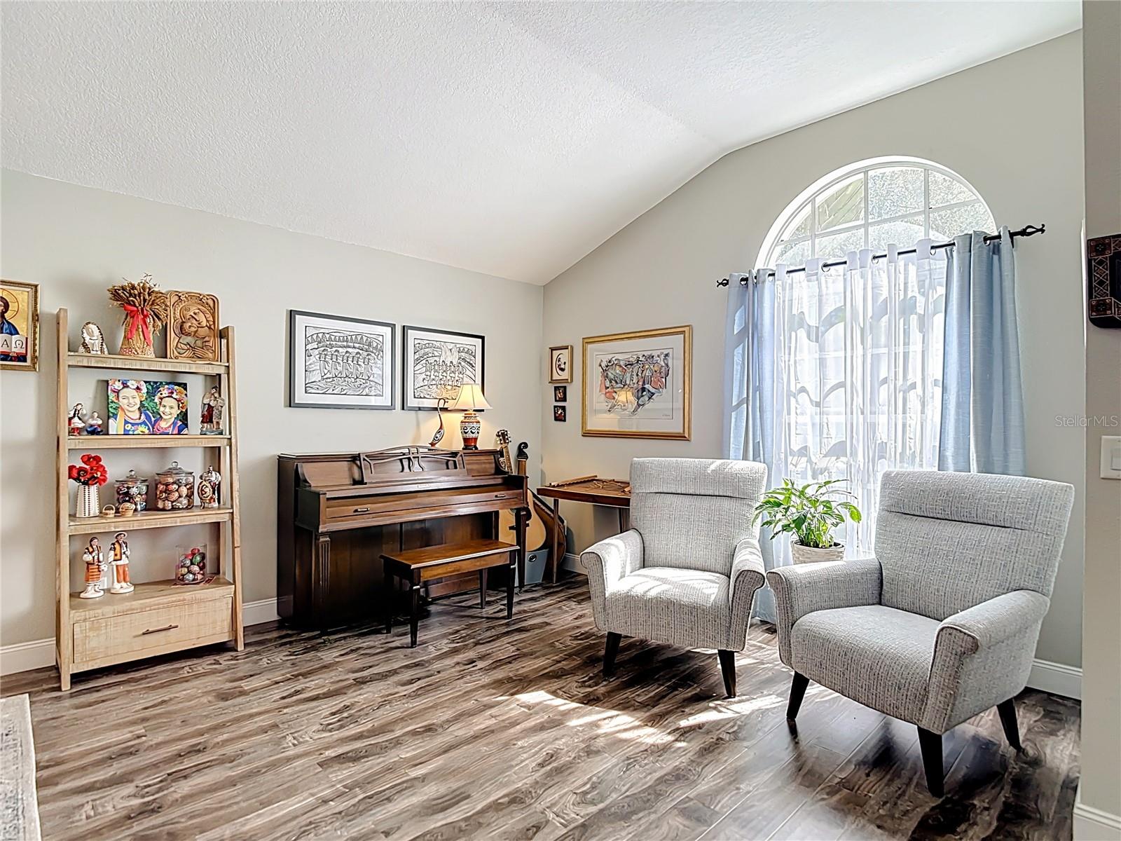 Image 9 of 63 For 5637 Paddock Trail Drive