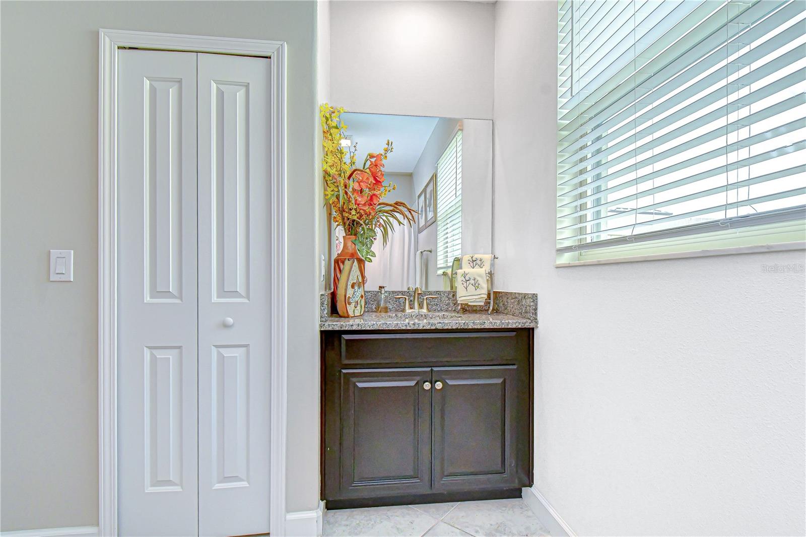 Image 17 of 34 For 25069 Lambrusco Loop