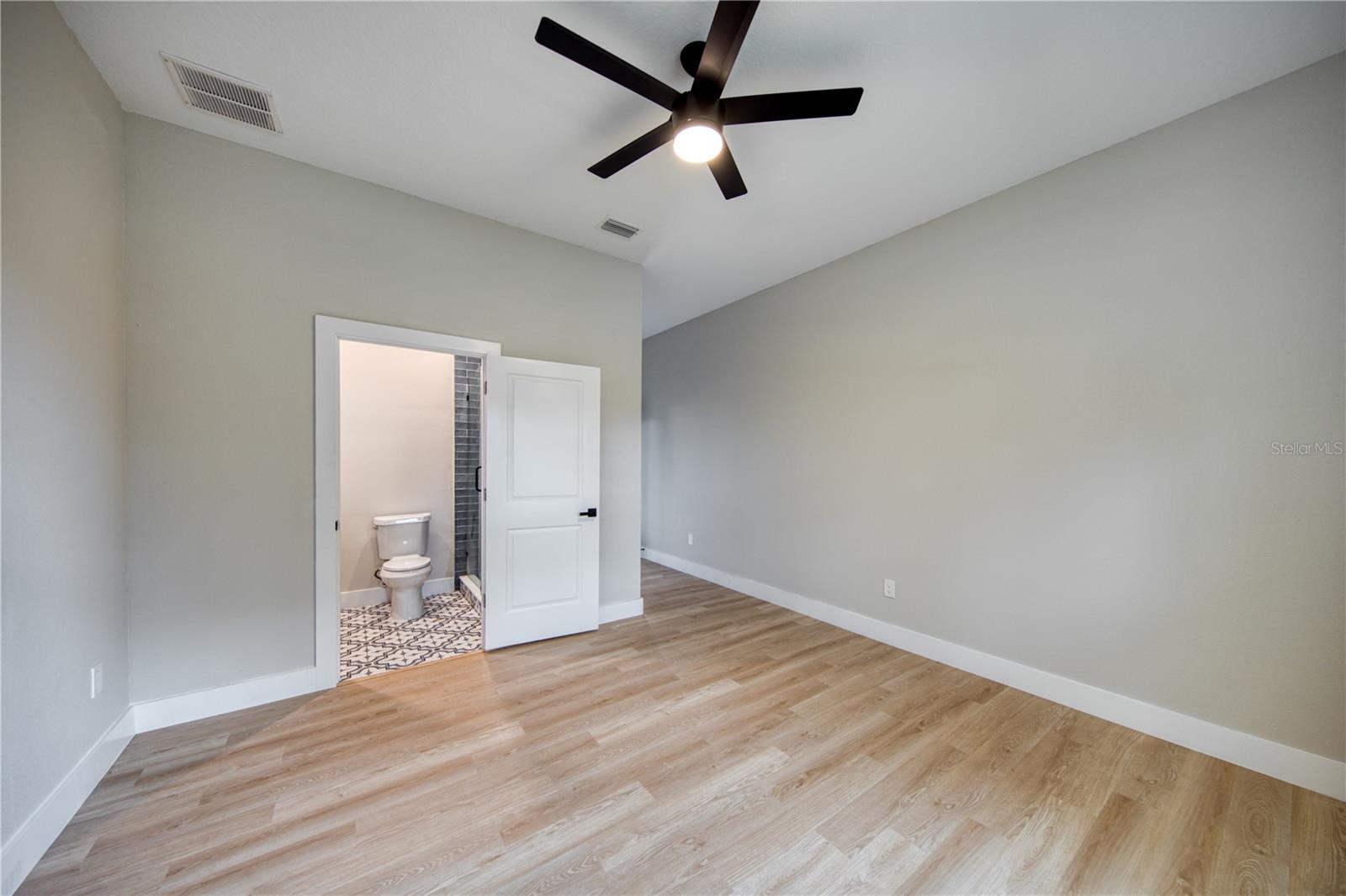 Image 4 of 8 For 4338 1-2 15th Street N B