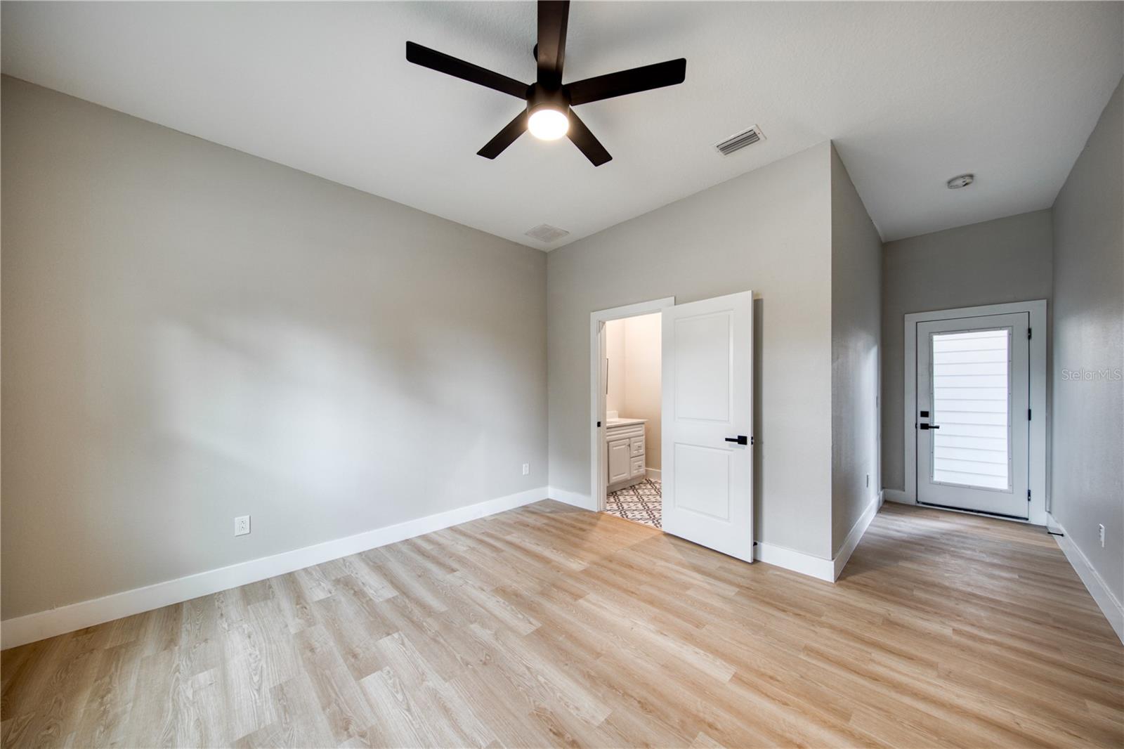 Image 7 of 8 For 4338 1-2 15th Street N B