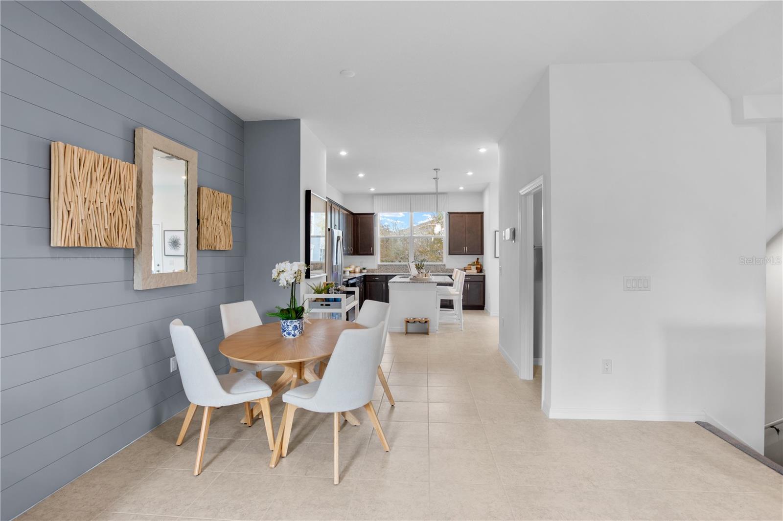 Listing photo id 19 for 9902 Tate Lane