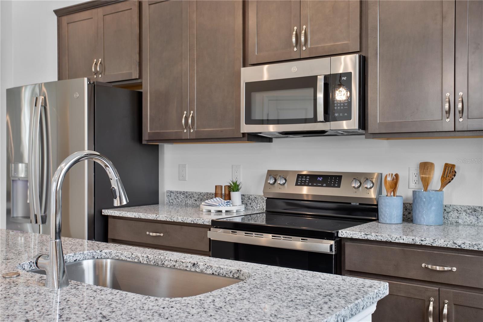 Listing photo id 27 for 9902 Tate Lane