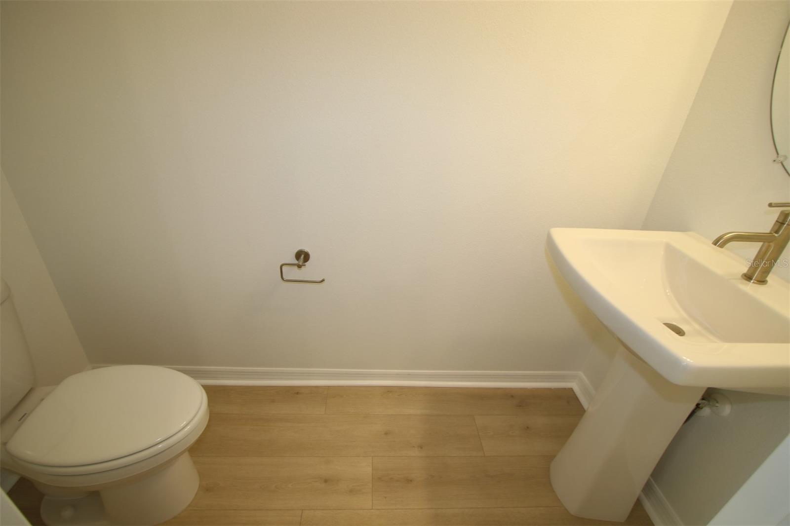 Image 22 of 36 For 4333 Roush Avenue