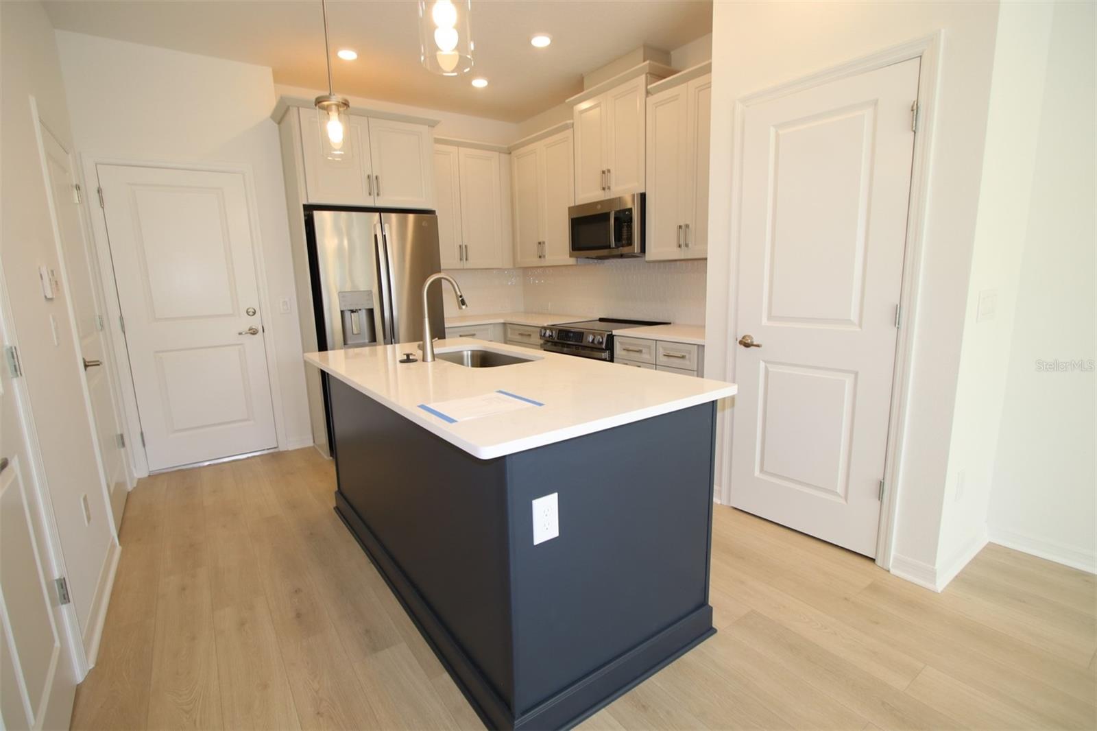 Image 4 of 36 For 4333 Roush Avenue