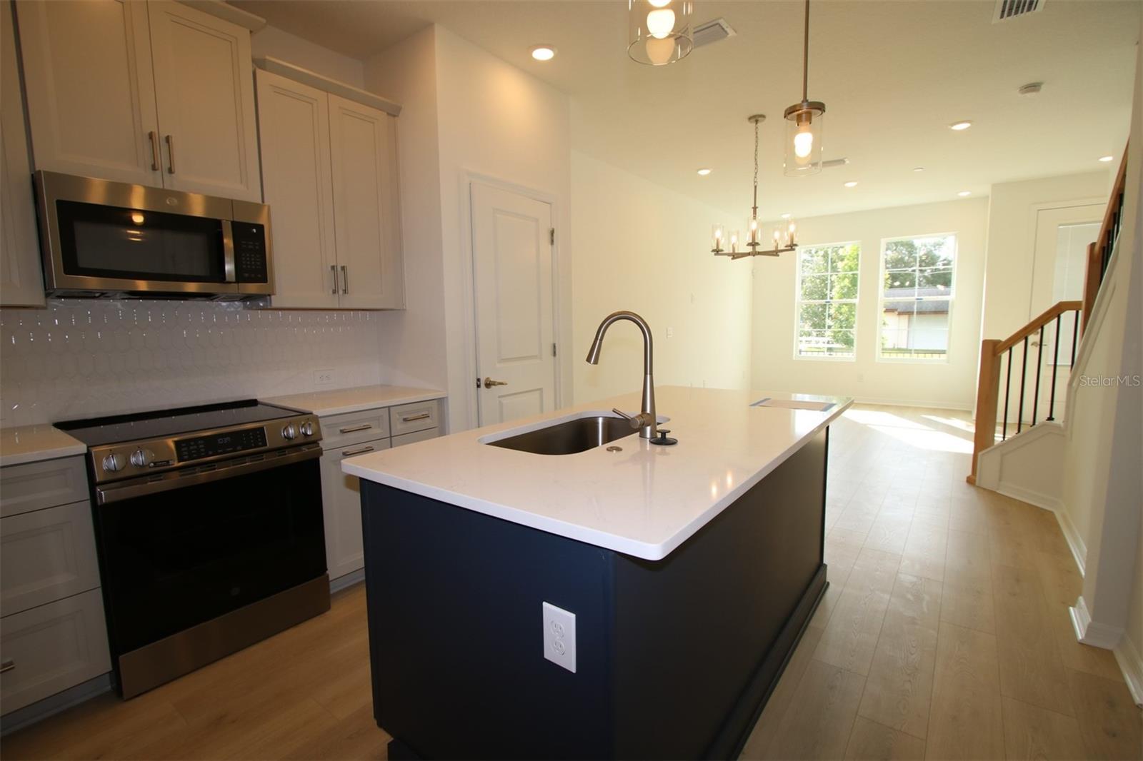 Image 6 of 36 For 4333 Roush Avenue