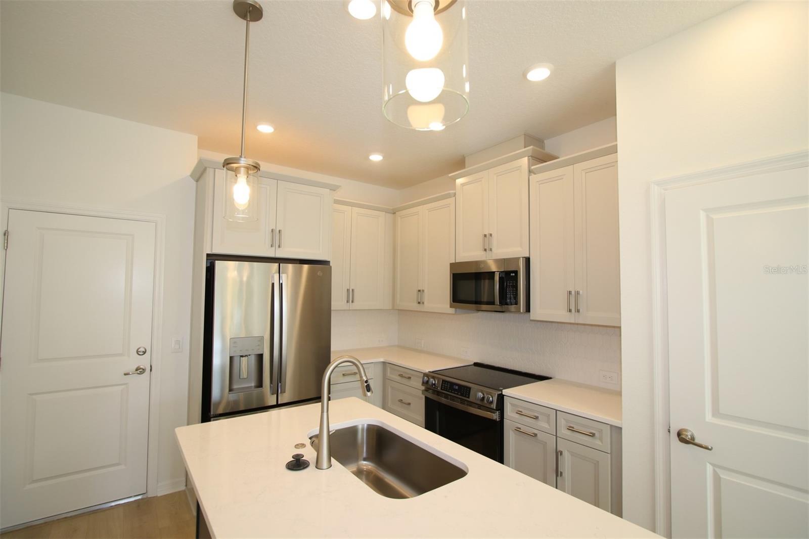 Image 7 of 36 For 4333 Roush Avenue